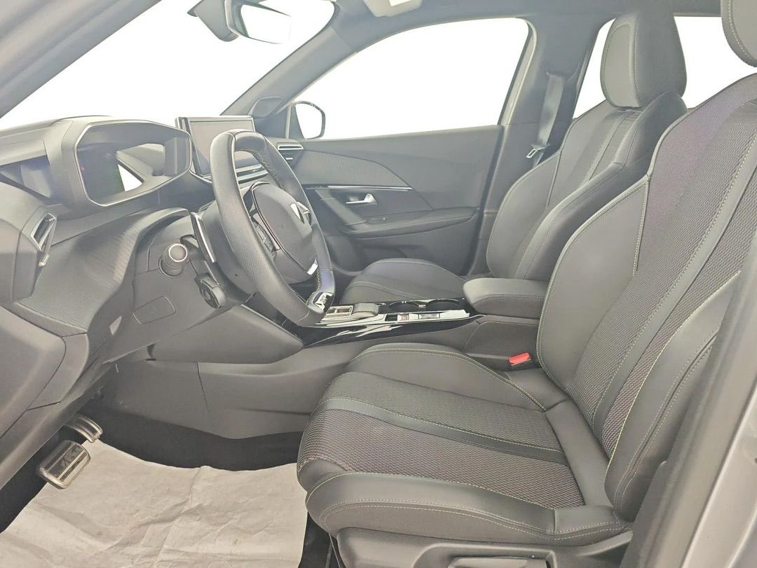 Peugeot 2008 Puretech 130 S&S EAT8 GT
