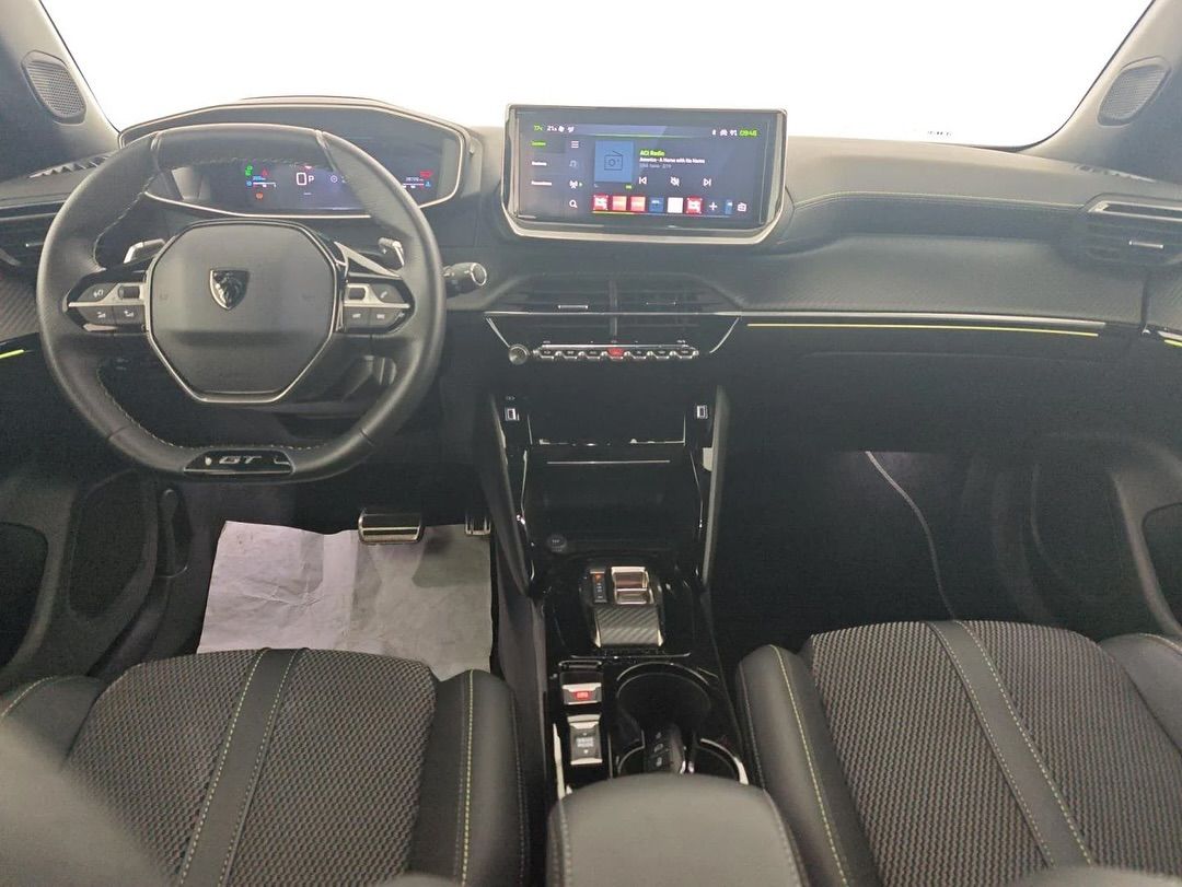 Peugeot 2008 Puretech 130 S&S EAT8 GT