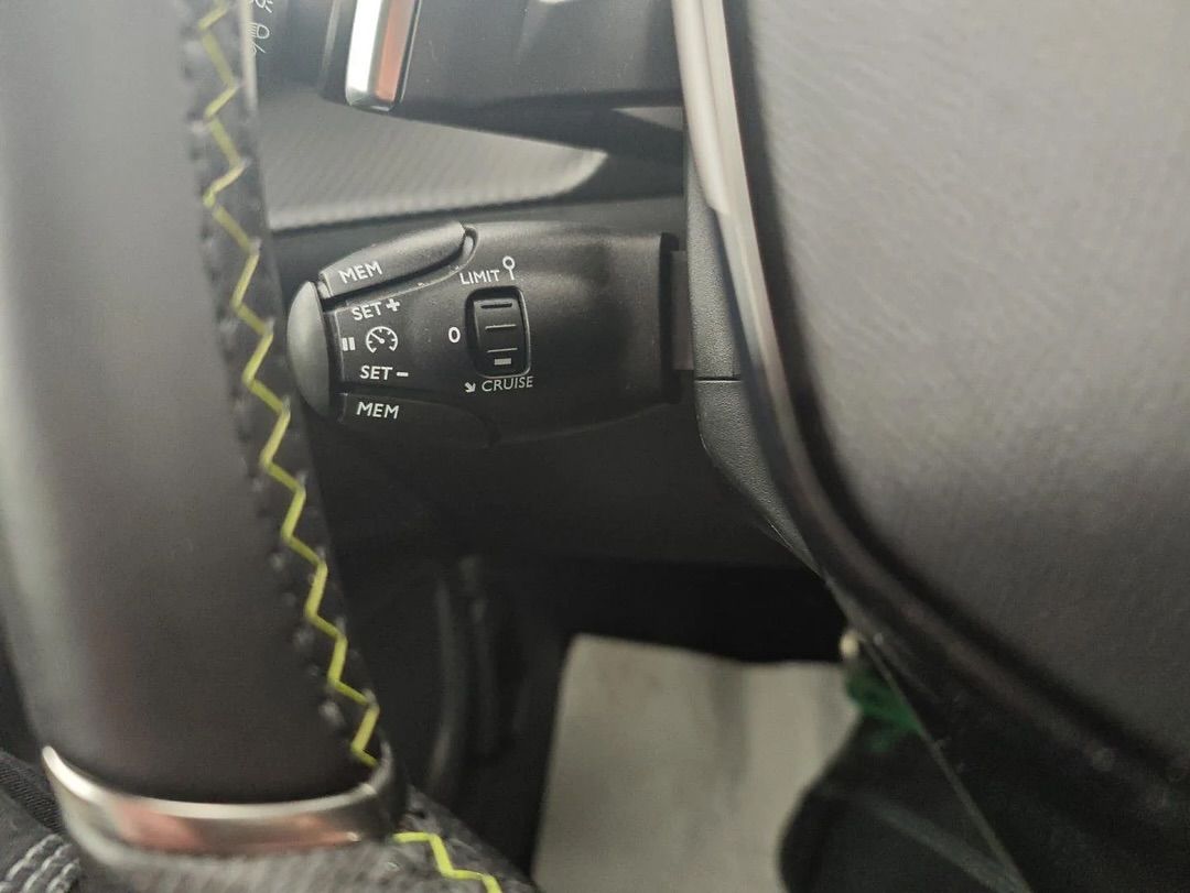 Peugeot 2008 Puretech 130 S&S EAT8 GT