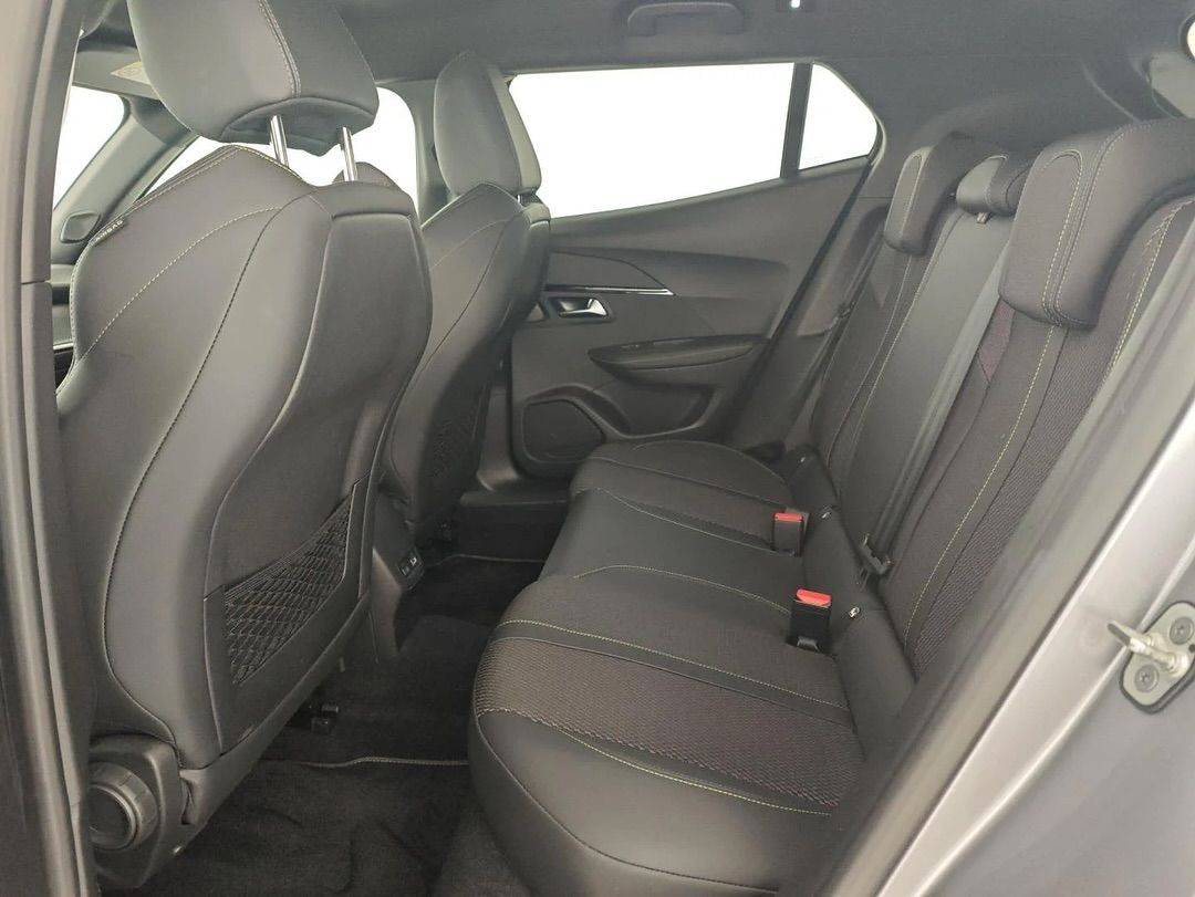 Peugeot 2008 Puretech 130 S&S EAT8 GT