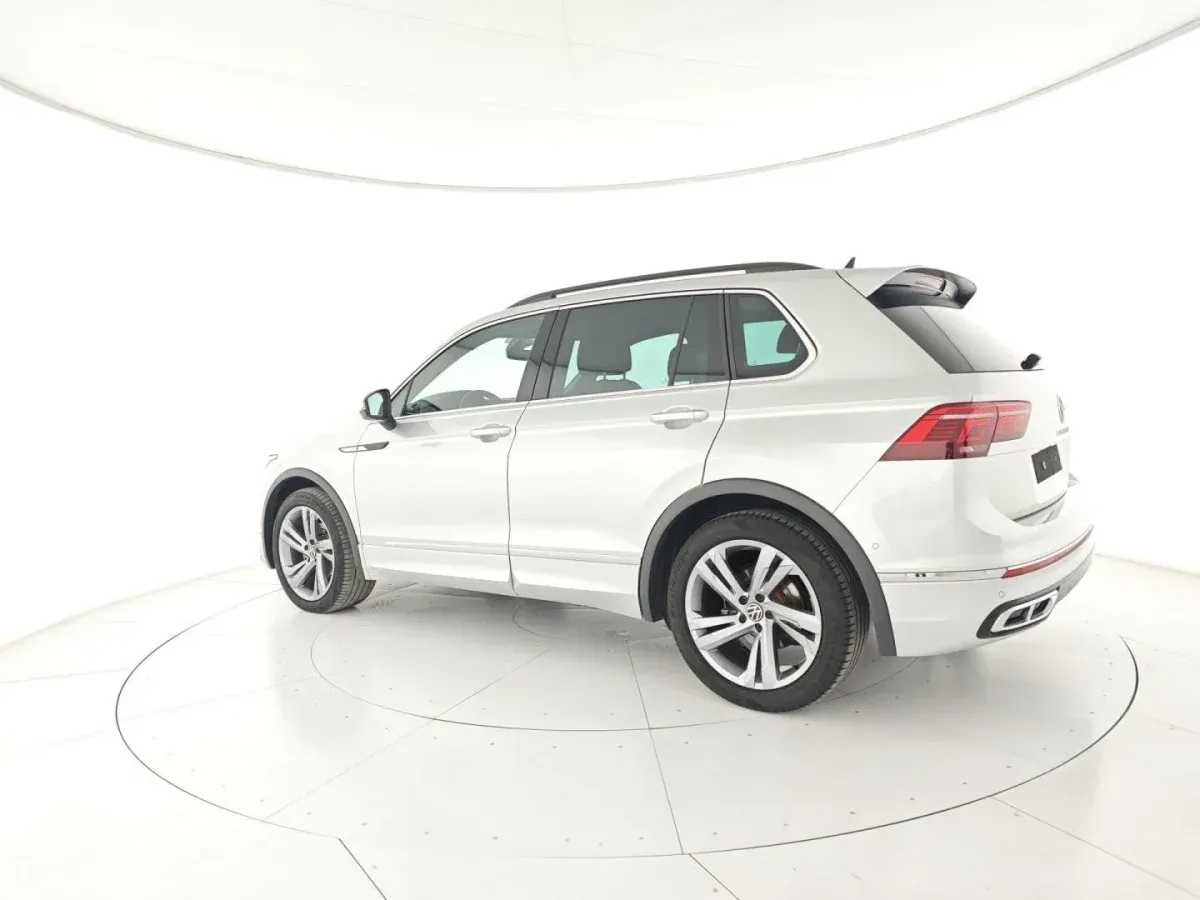 Volkswaen Tiguan 2.0 TDI EVO SCR DSG R-LINE