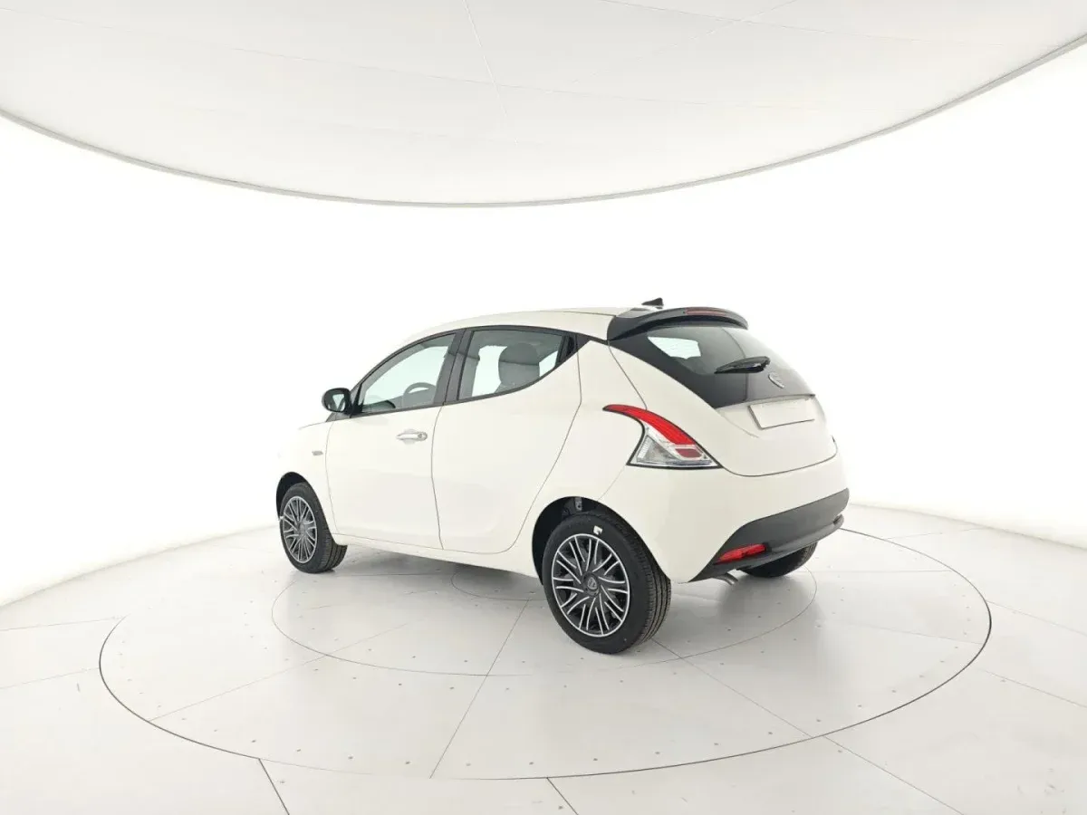 Lancia Ypsilon 1.0 FireFly S&S Hybrid Gold