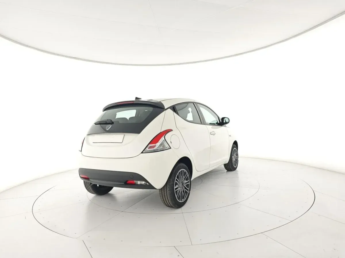 Lancia Ypsilon 1.0 FireFly S&S Hybrid Gold