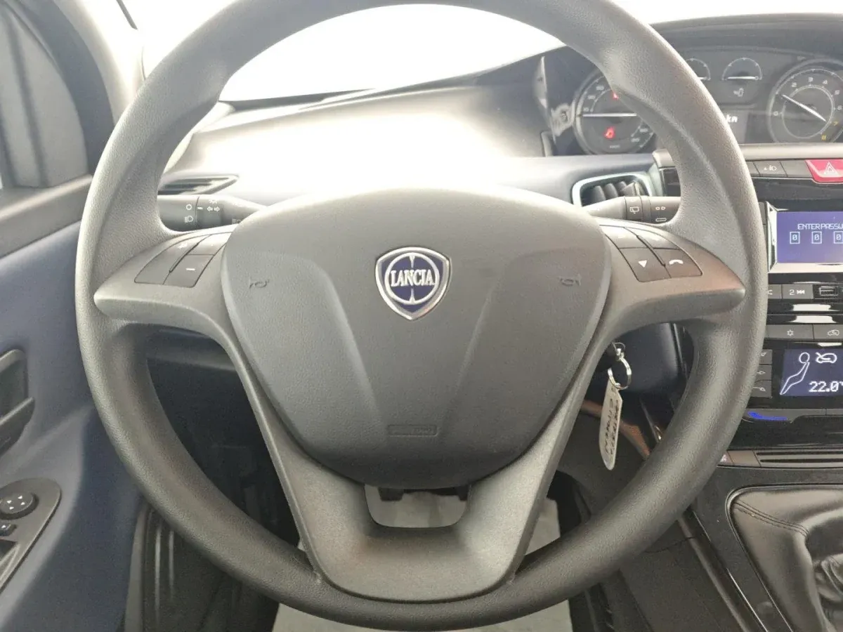 Lancia Ypsilon 1.0 FireFly S&S Hybrid Gold