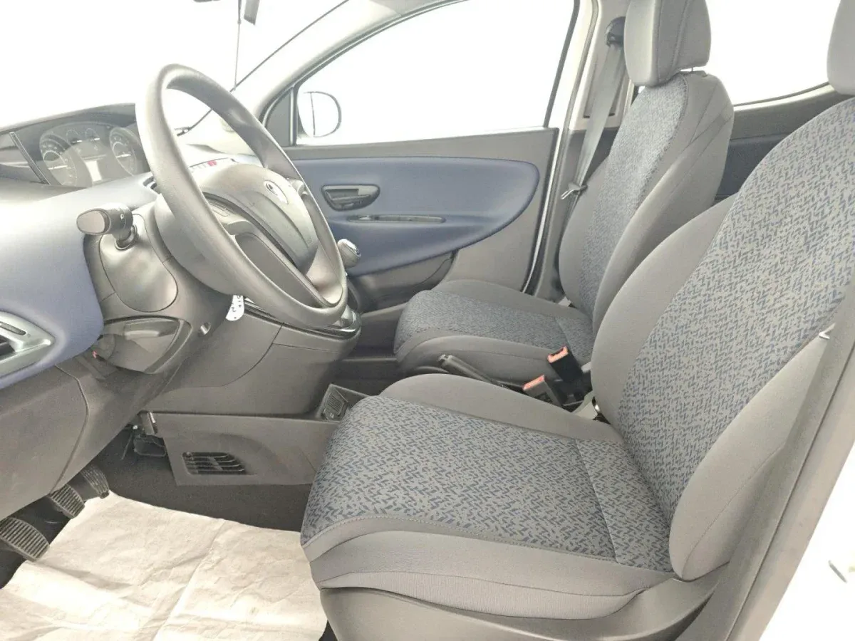 Lancia Ypsilon 1.0 FireFly S&S Hybrid Gold
