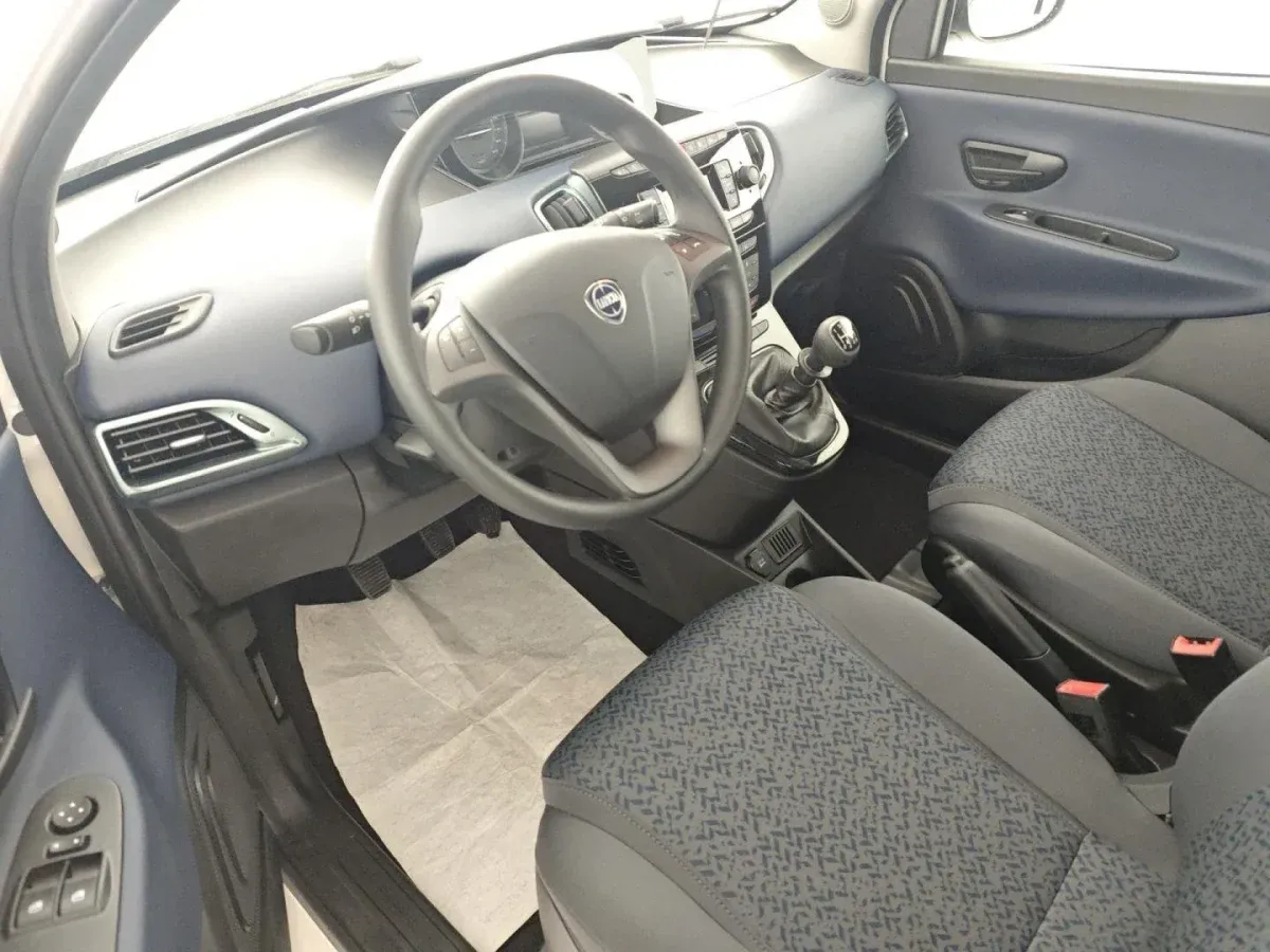 Lancia Ypsilon 1.0 FireFly S&S Hybrid Gold