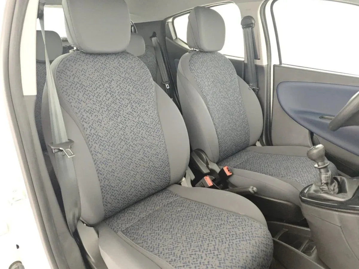 Lancia Ypsilon 1.0 FireFly S&S Hybrid Gold