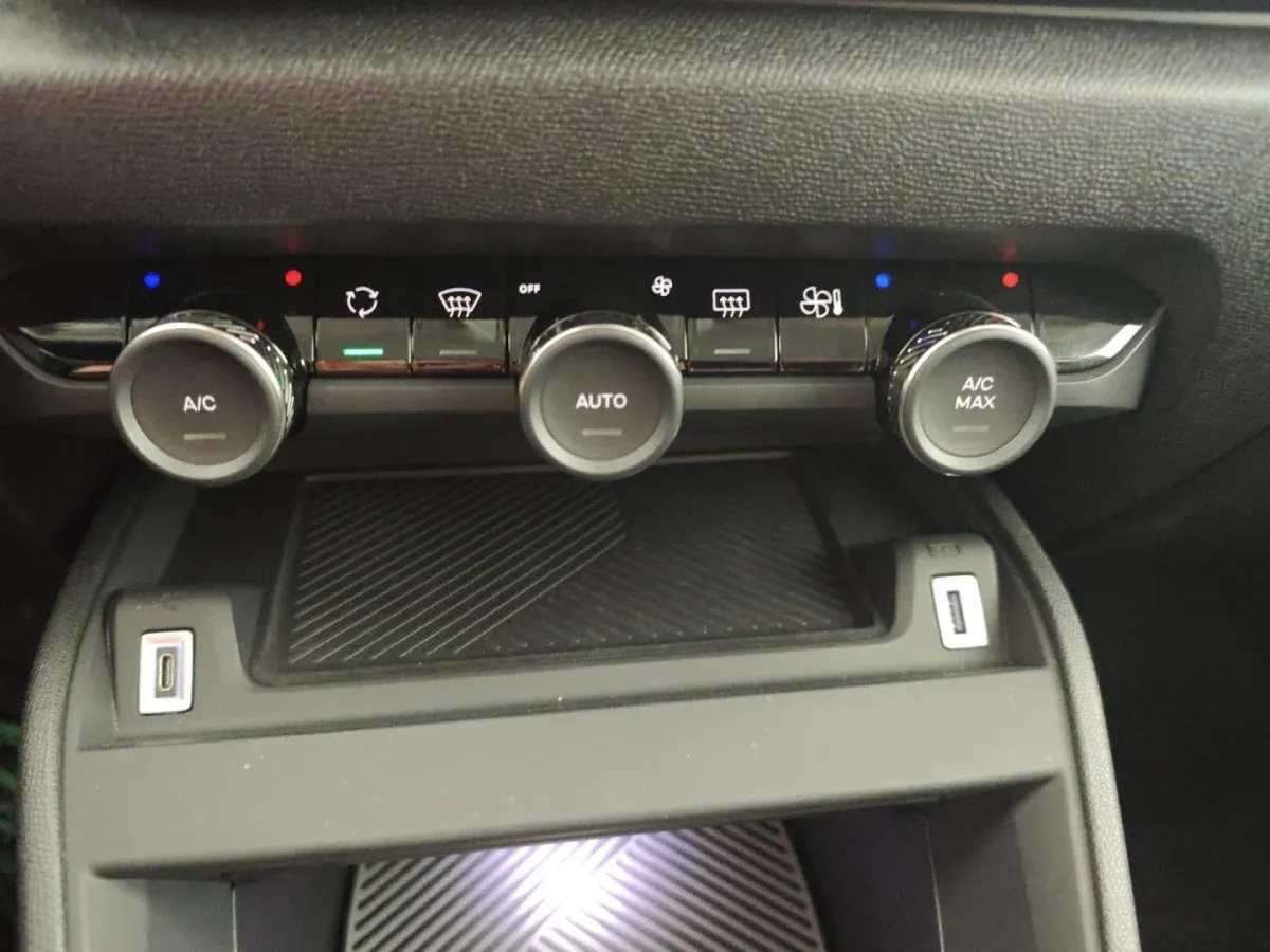Citroën C4 BlueHDi 130 S&S EAT8 Shine