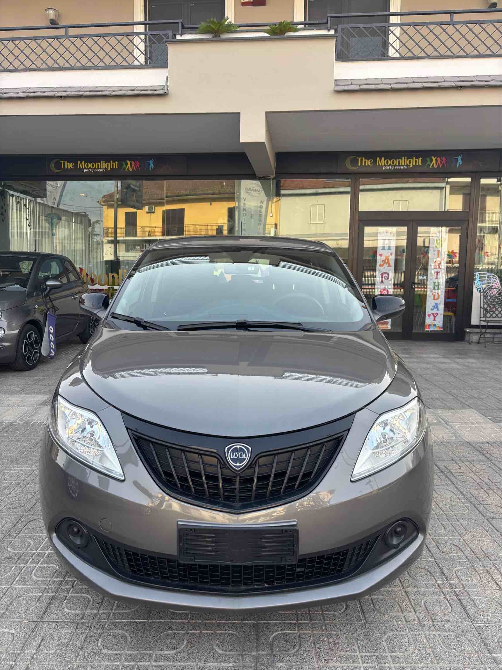 Lancia Ypsilon Hybrid Oro