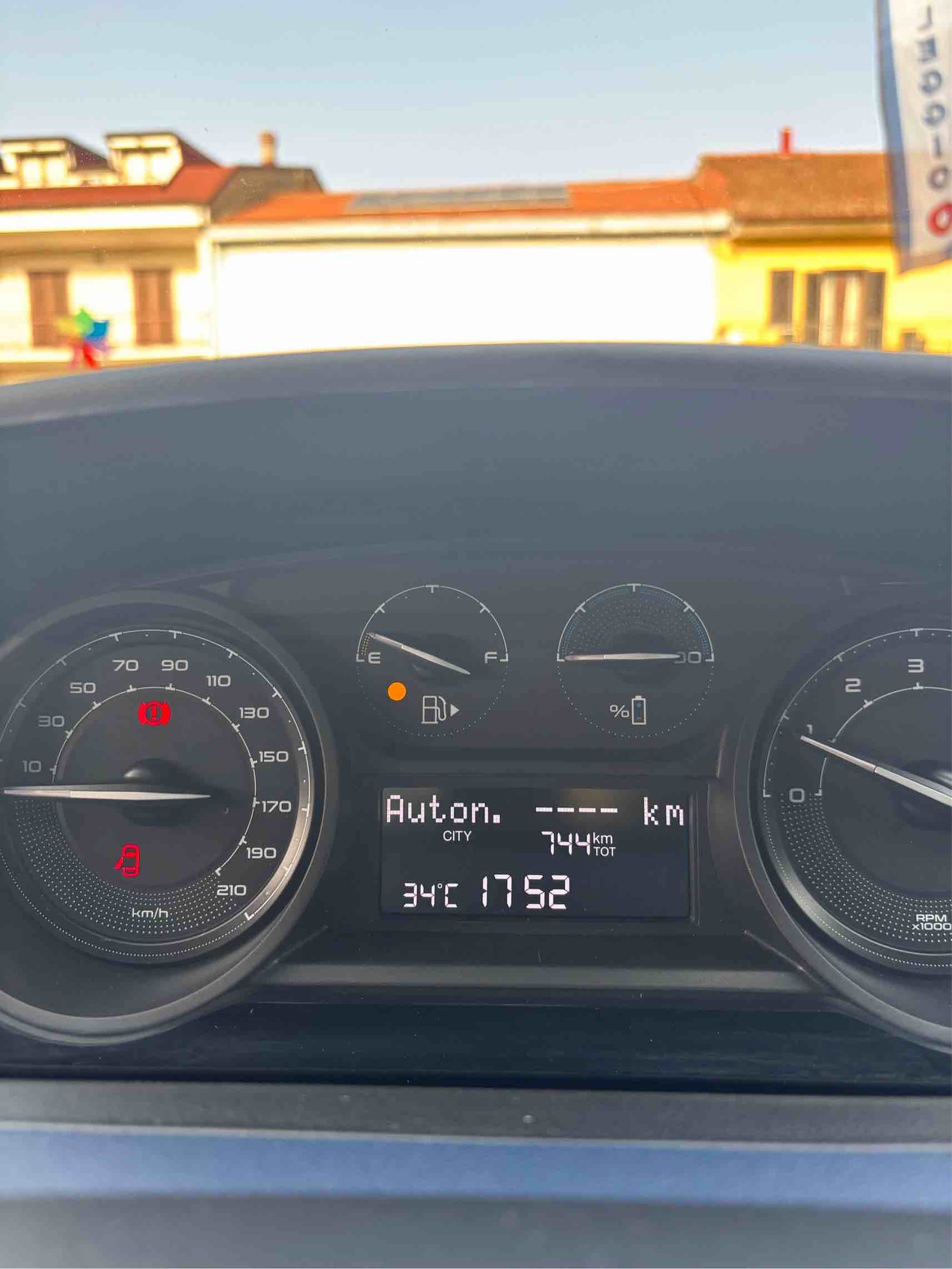 Lancia Ypsilon Hybrid Oro