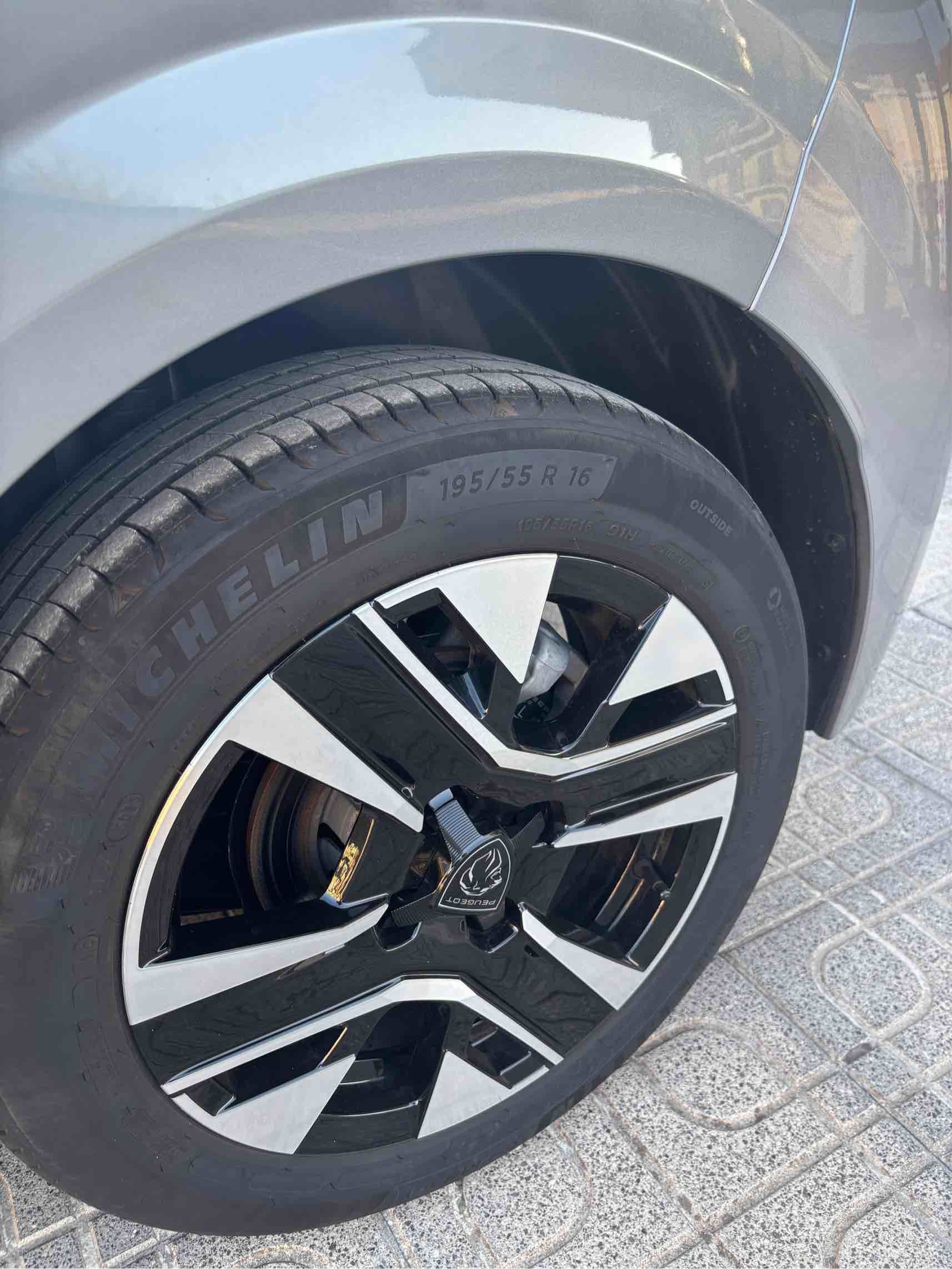 Peugeot 208 PureTech 100 Stop&Start Allure