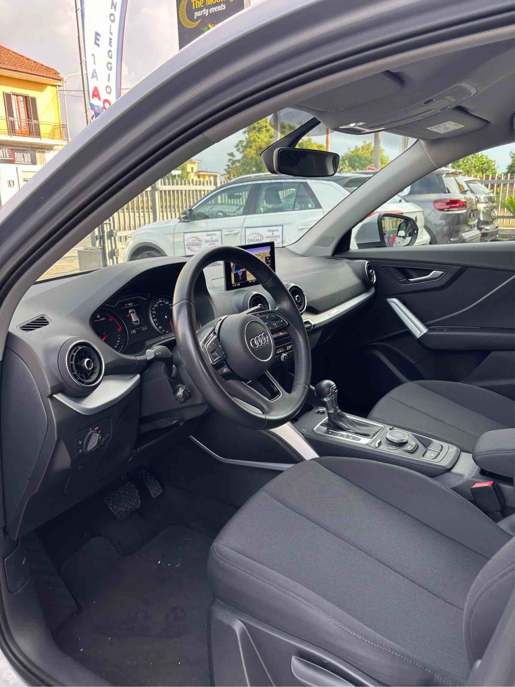 Audi Q2 s-tronic business (VENDUTA)