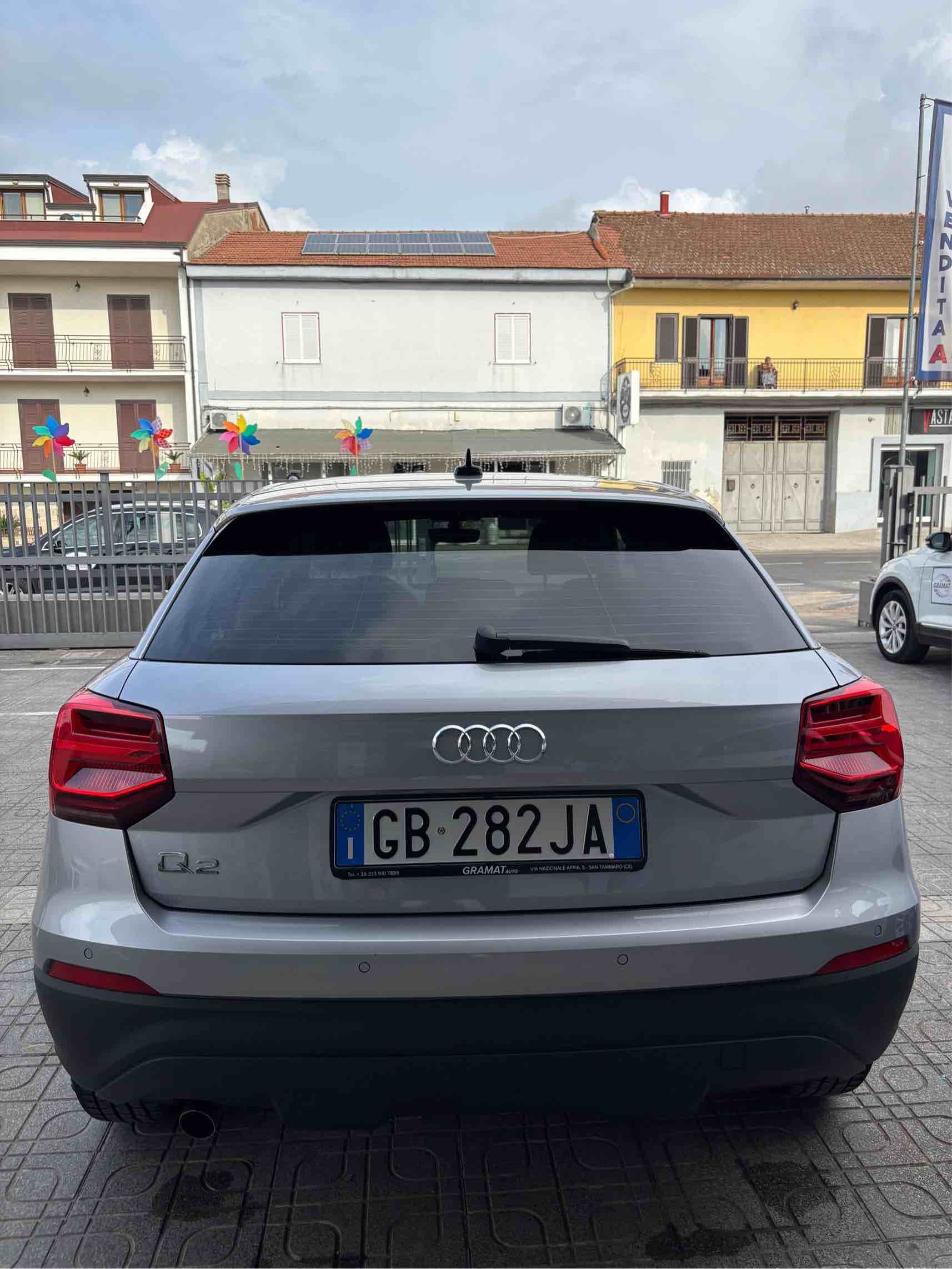 Audi Q2 s-tronic business (VENDUTA)