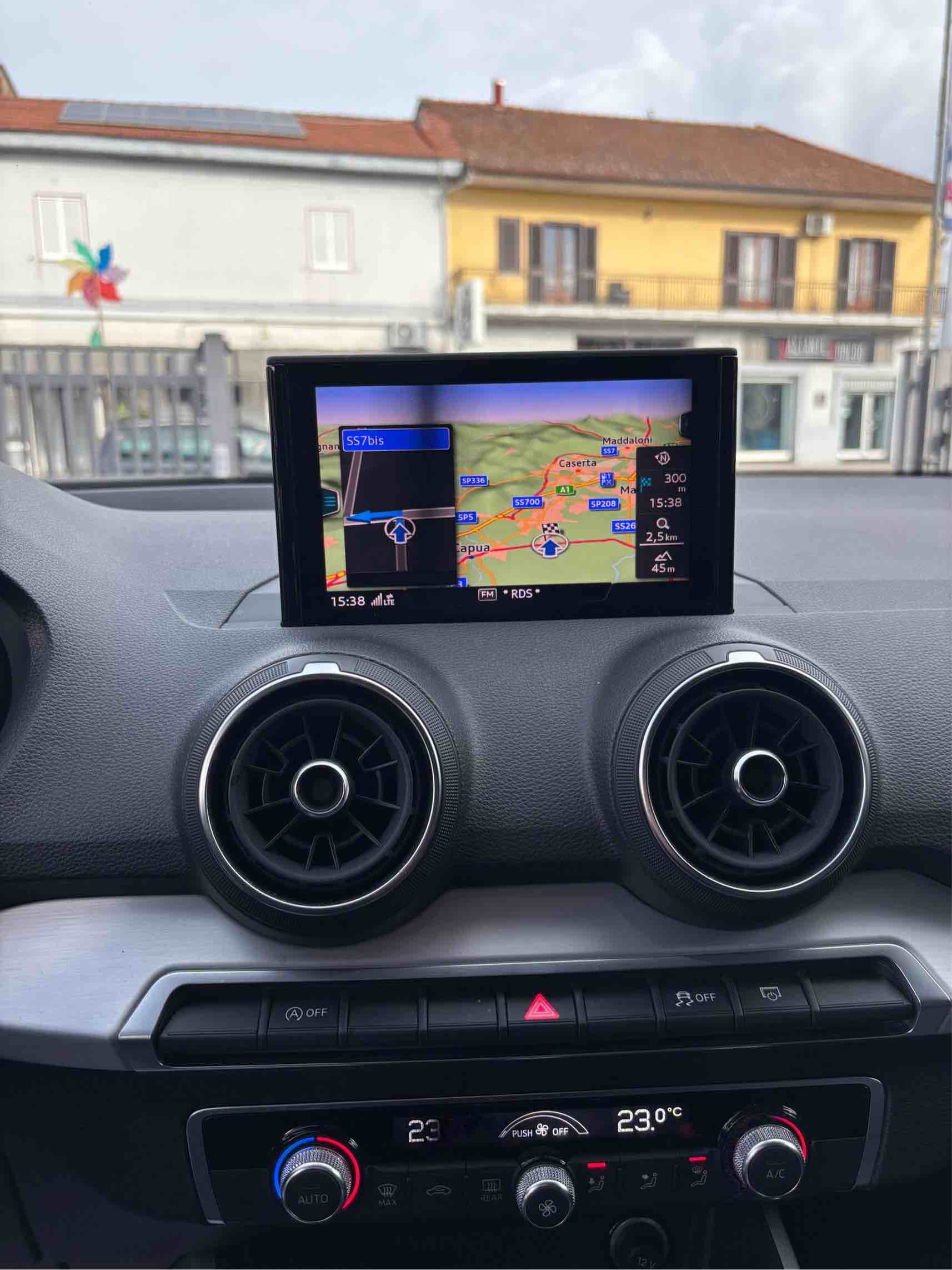 Audi Q2 s-tronic business (VENDUTA)