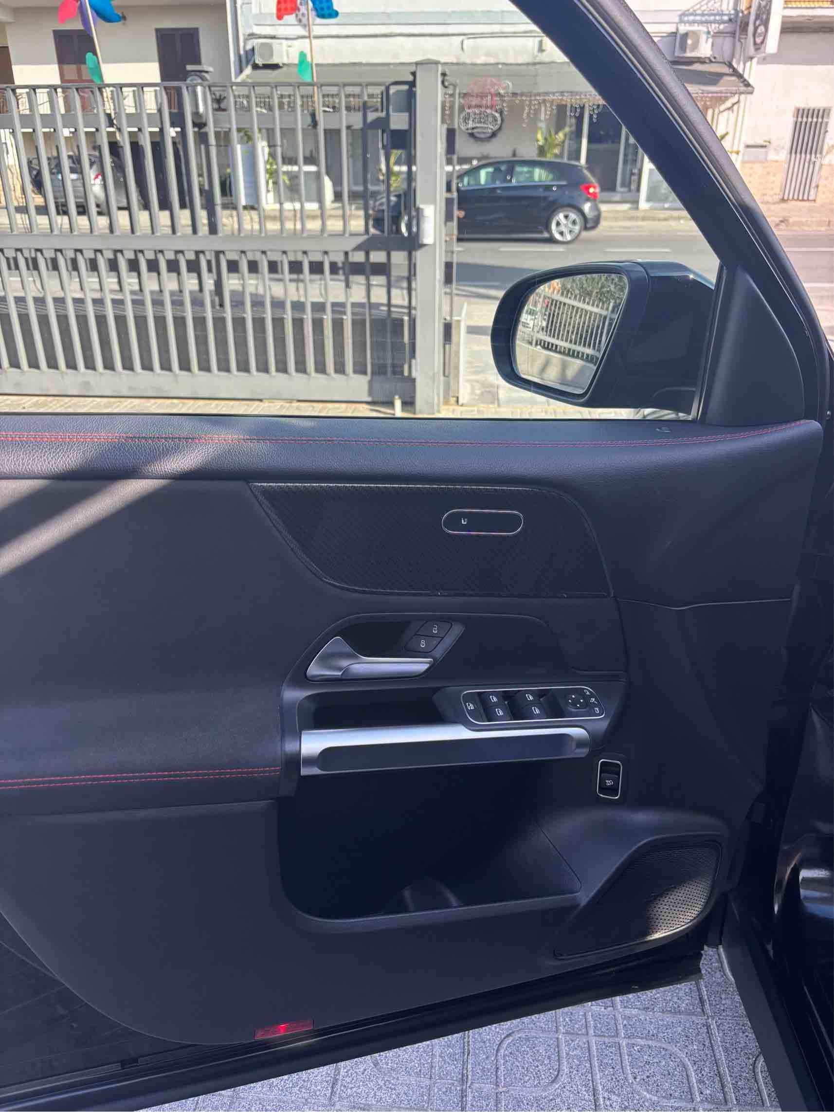 Mercedes GLB 200d Amg Line (VENDUTA)