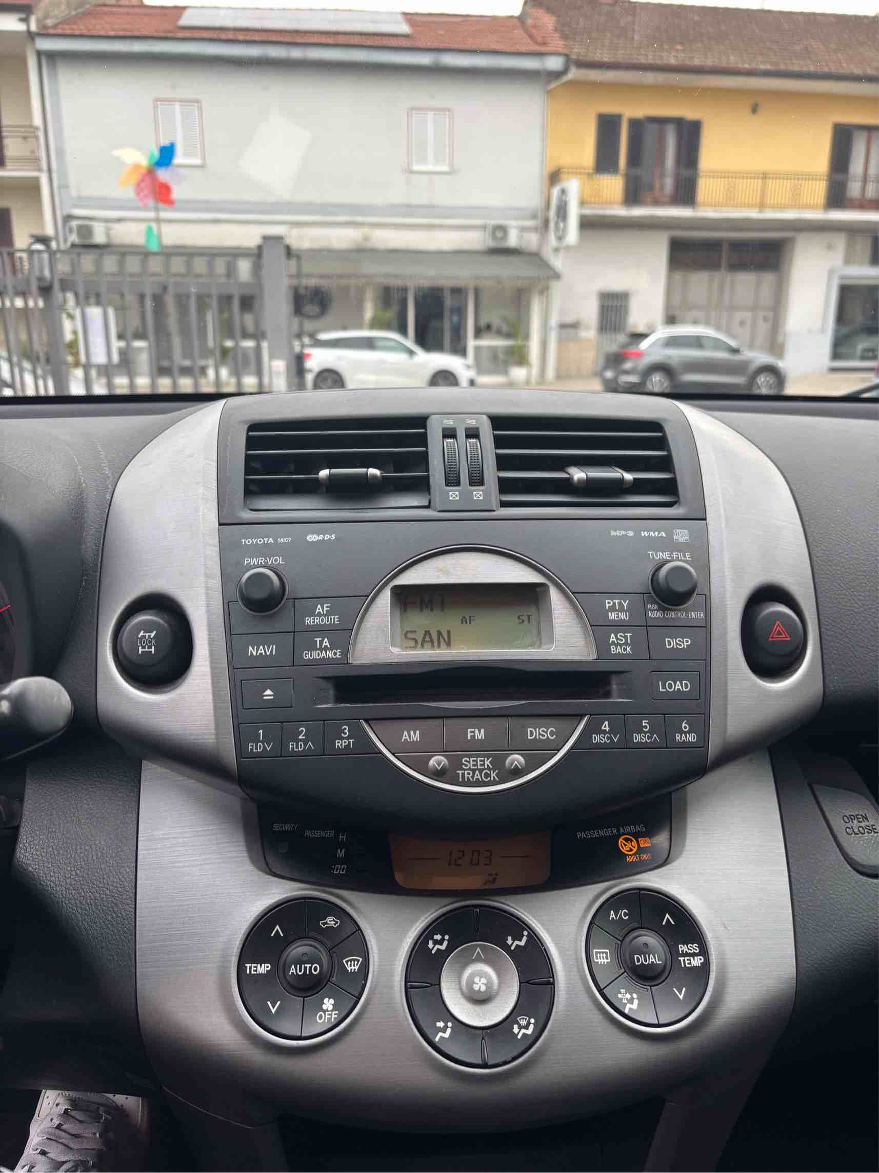 TOYOTA RAV4 (VENDUTA)