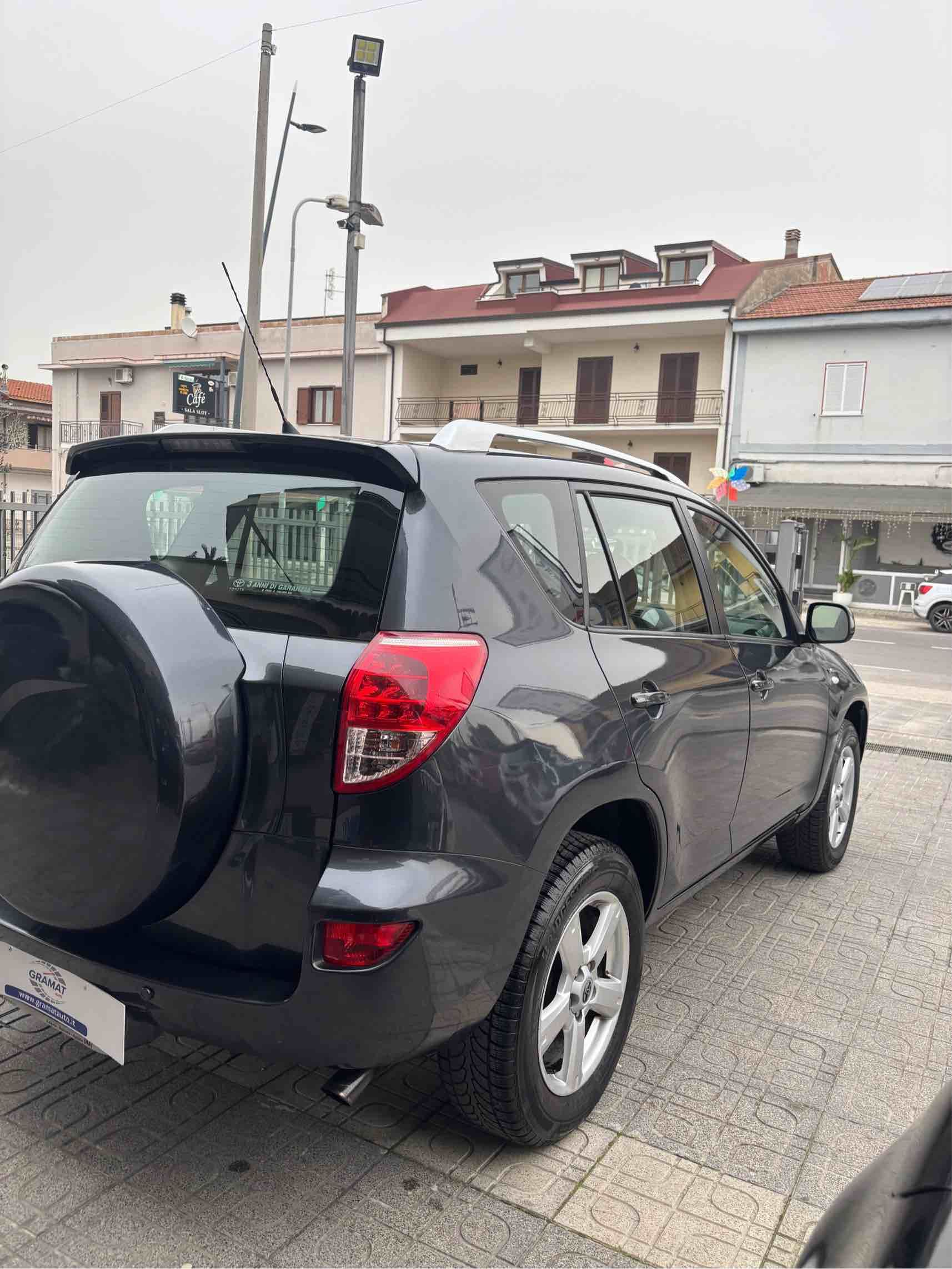 TOYOTA RAV4 (VENDUTA)