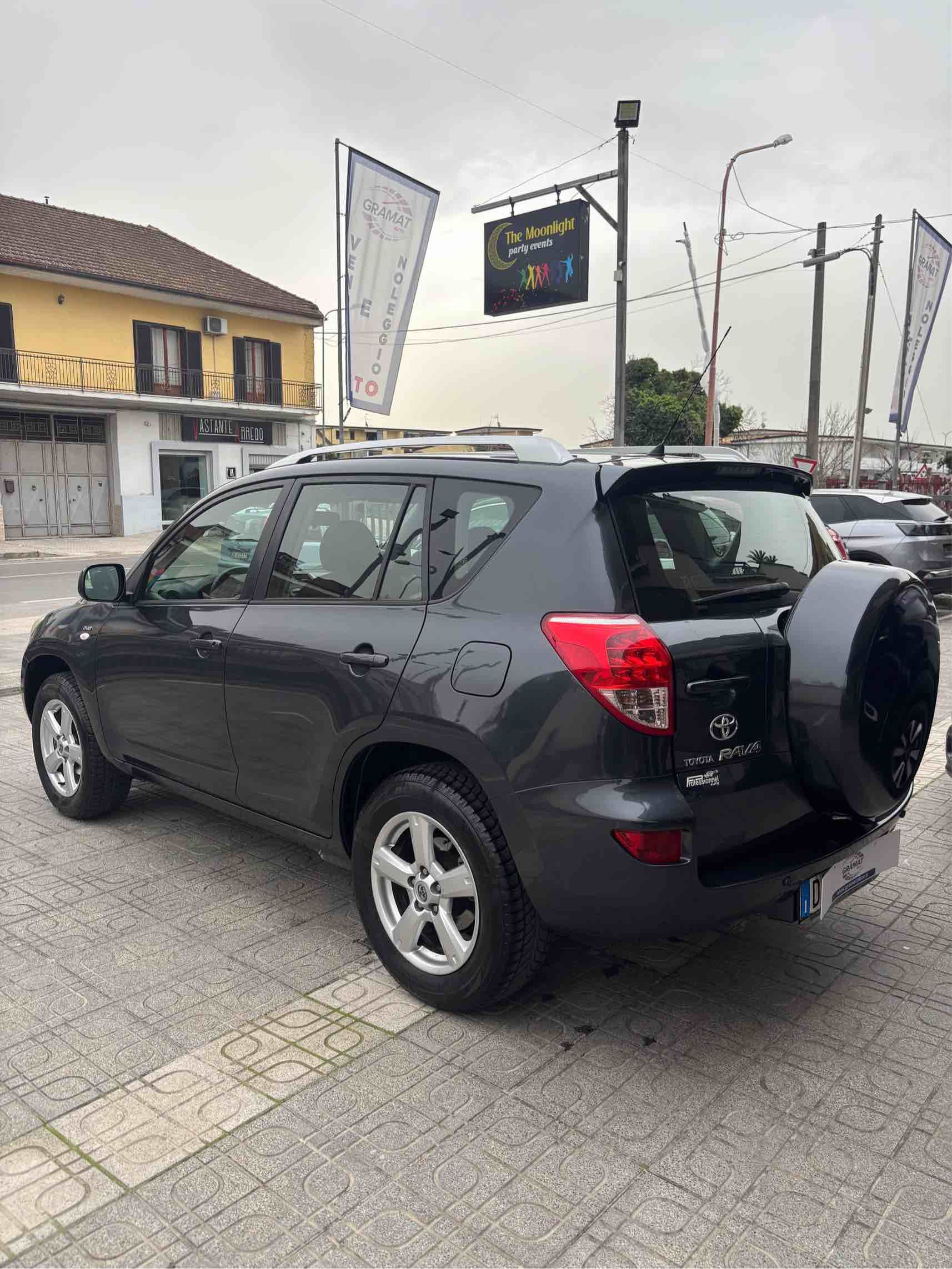 TOYOTA RAV4 (VENDUTA)