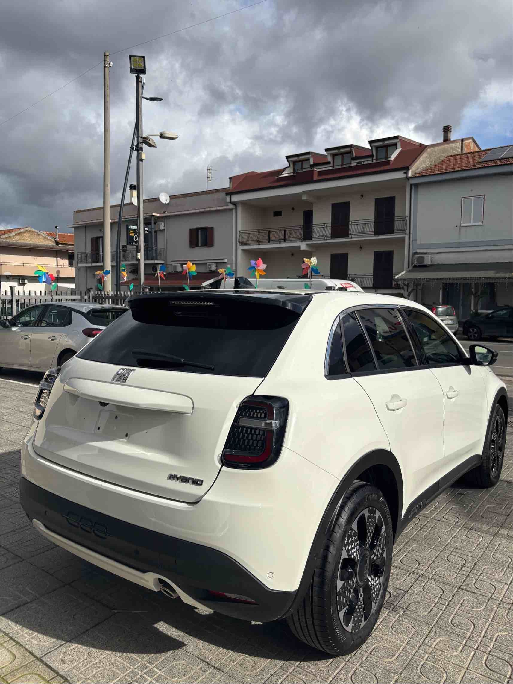 Fiat 600 Hybrid DCT Mhev La Prima