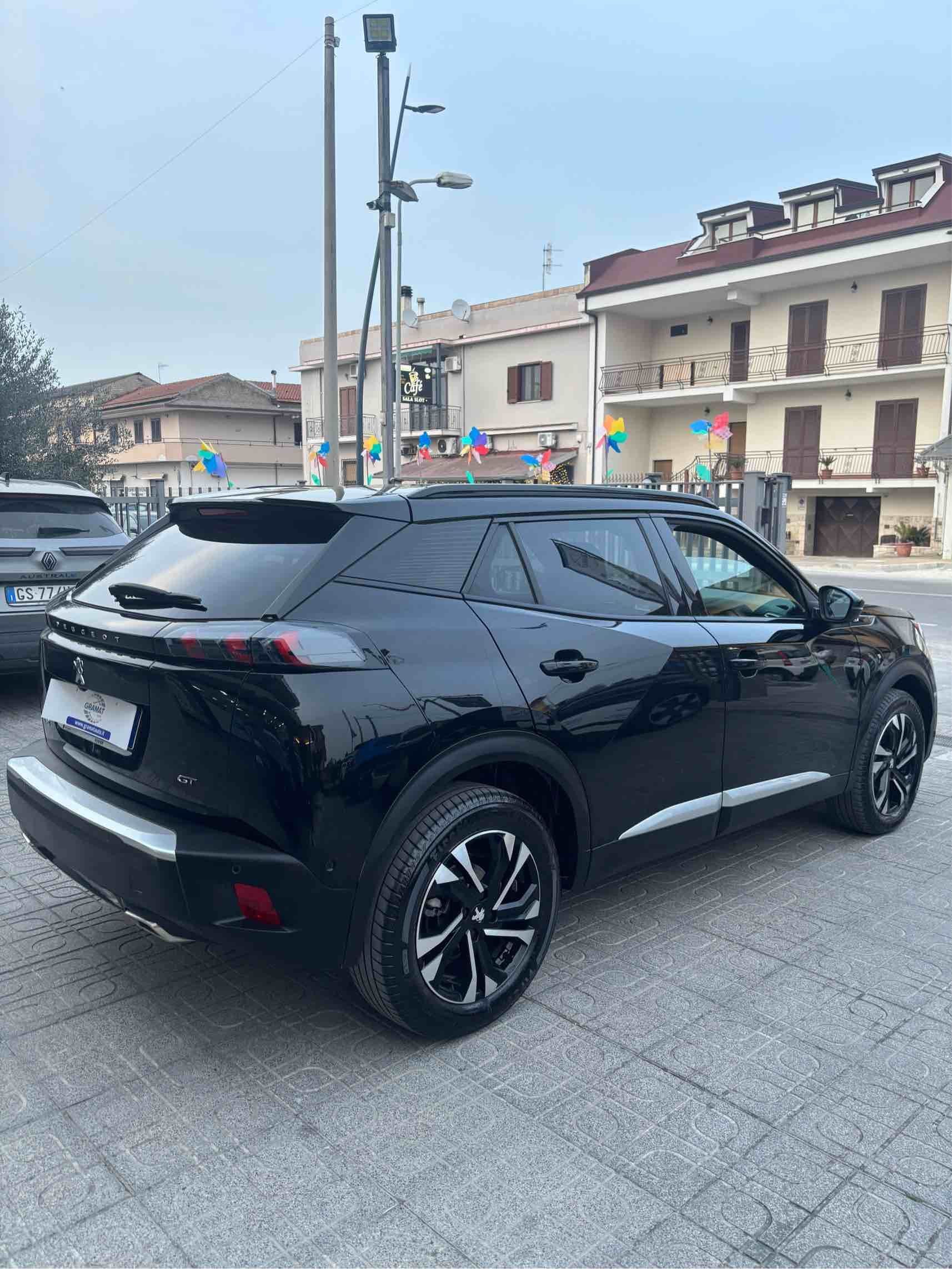 Peugeot 2008 GT EAT8