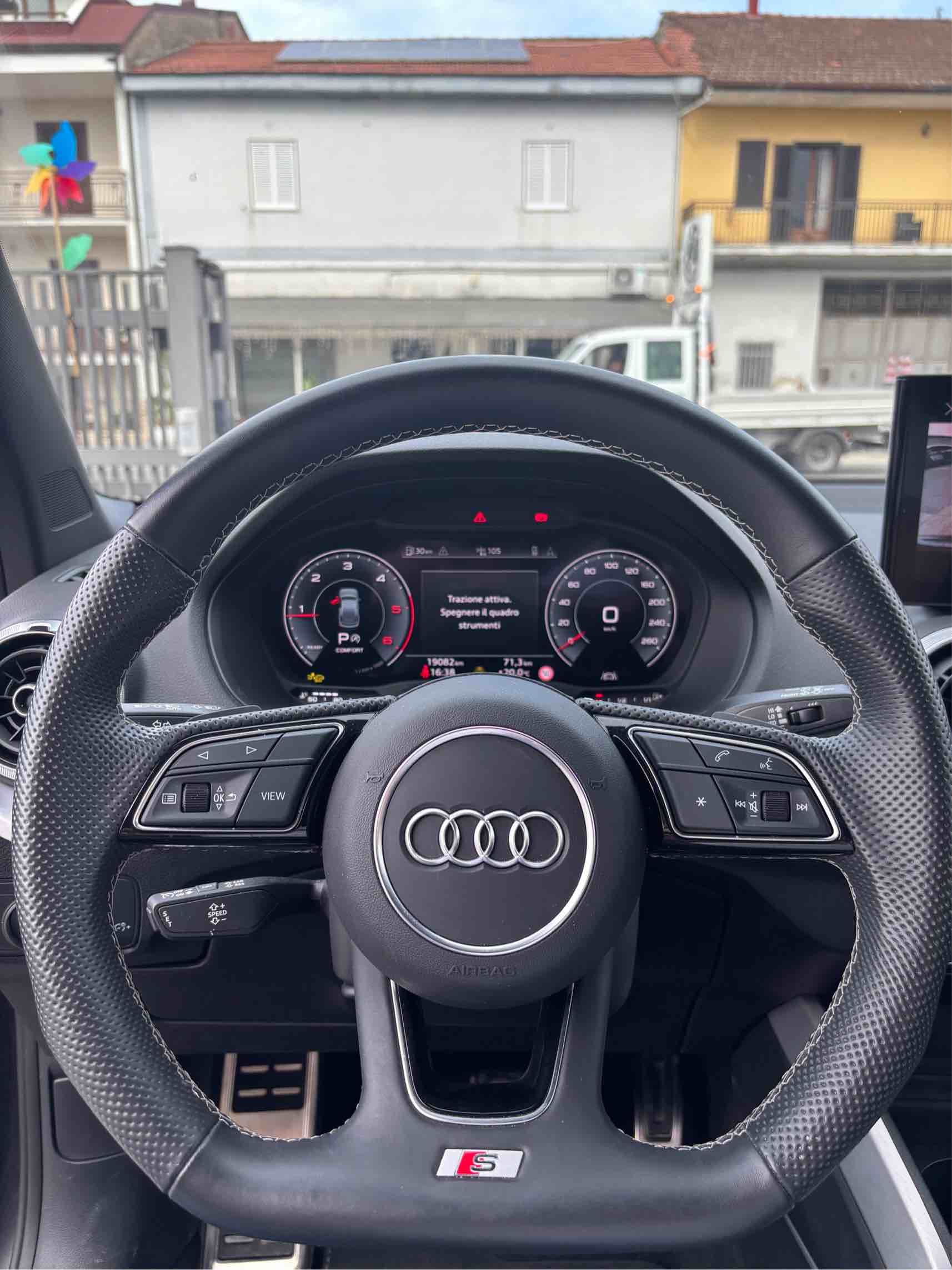 Audi Q2 35TDi S-line edition