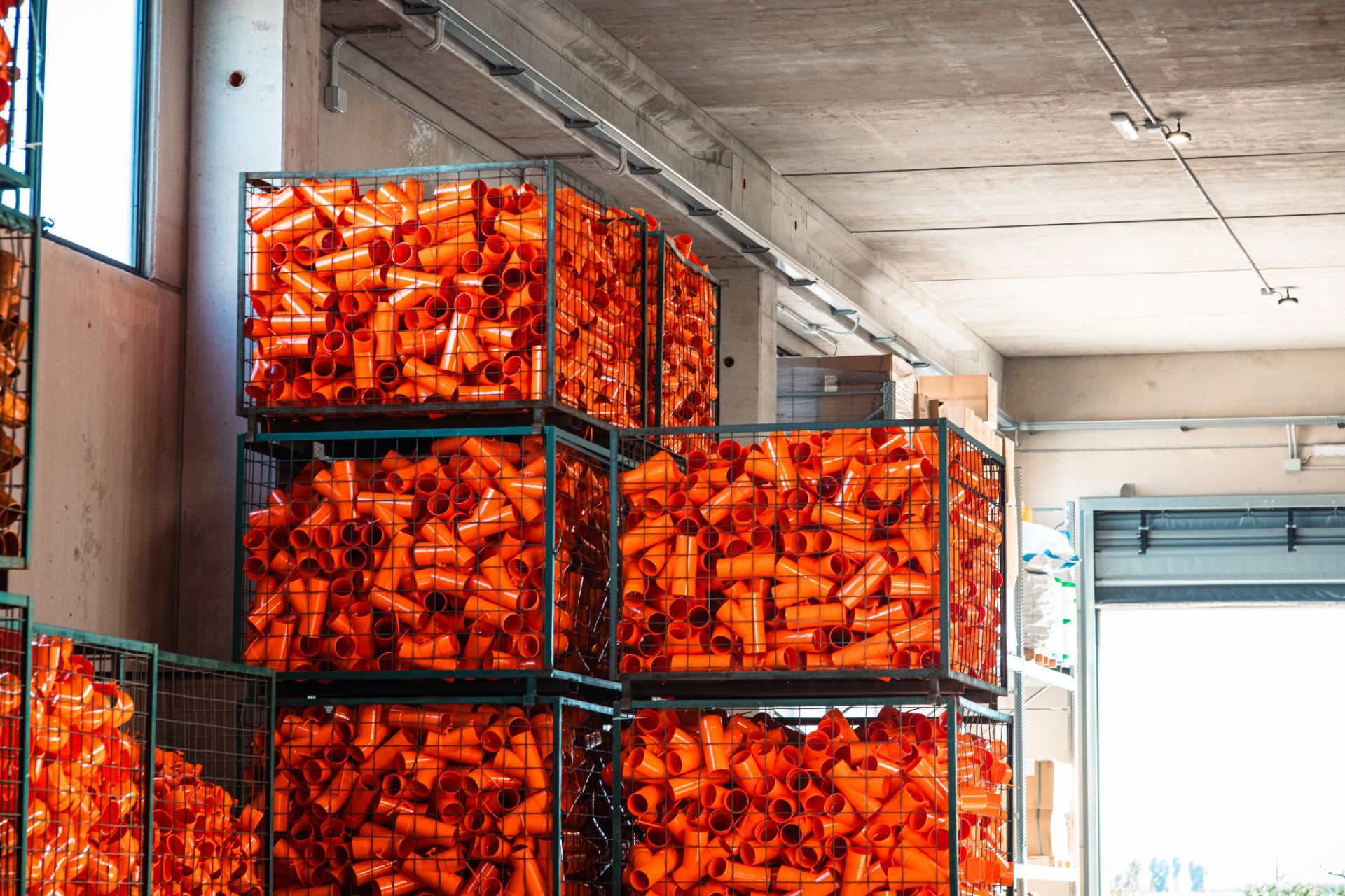 High-density industrial storage crates for fittings