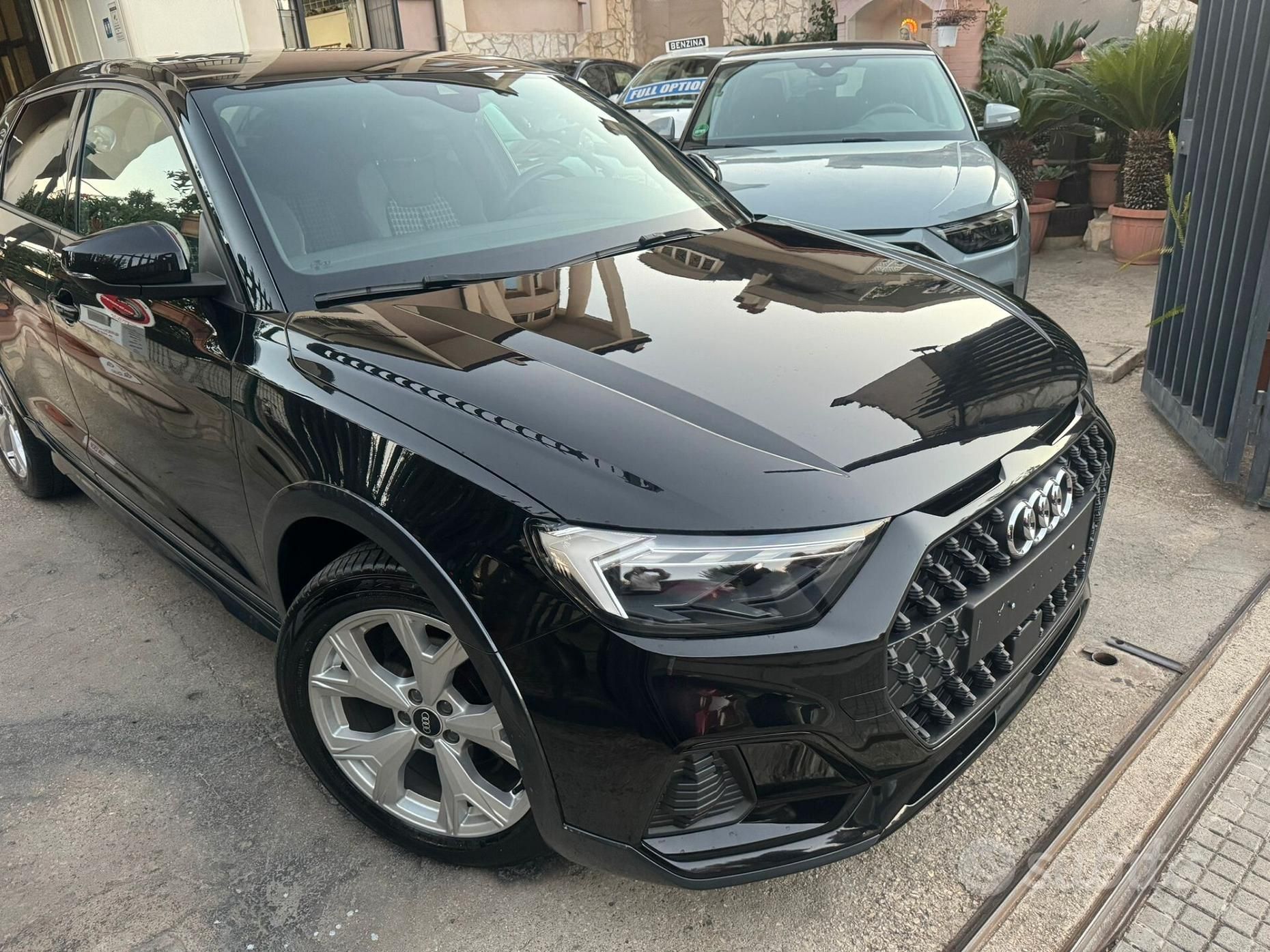 AUDI A1 ALLSTREET 30 TFSI S TRONIC IDENTITY BLACK
