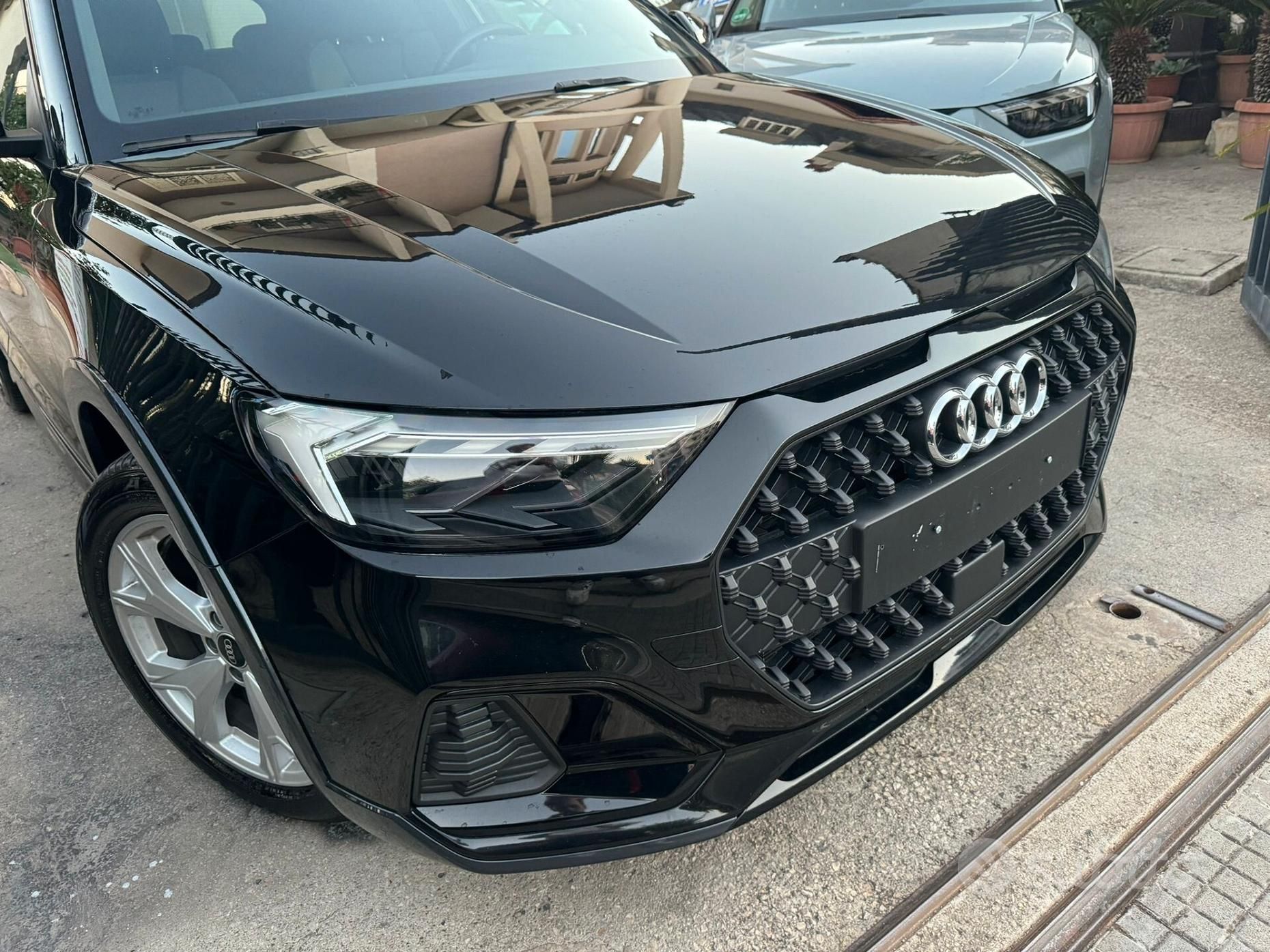 AUDI A1 ALLSTREET 30 TFSI S TRONIC IDENTITY BLACK