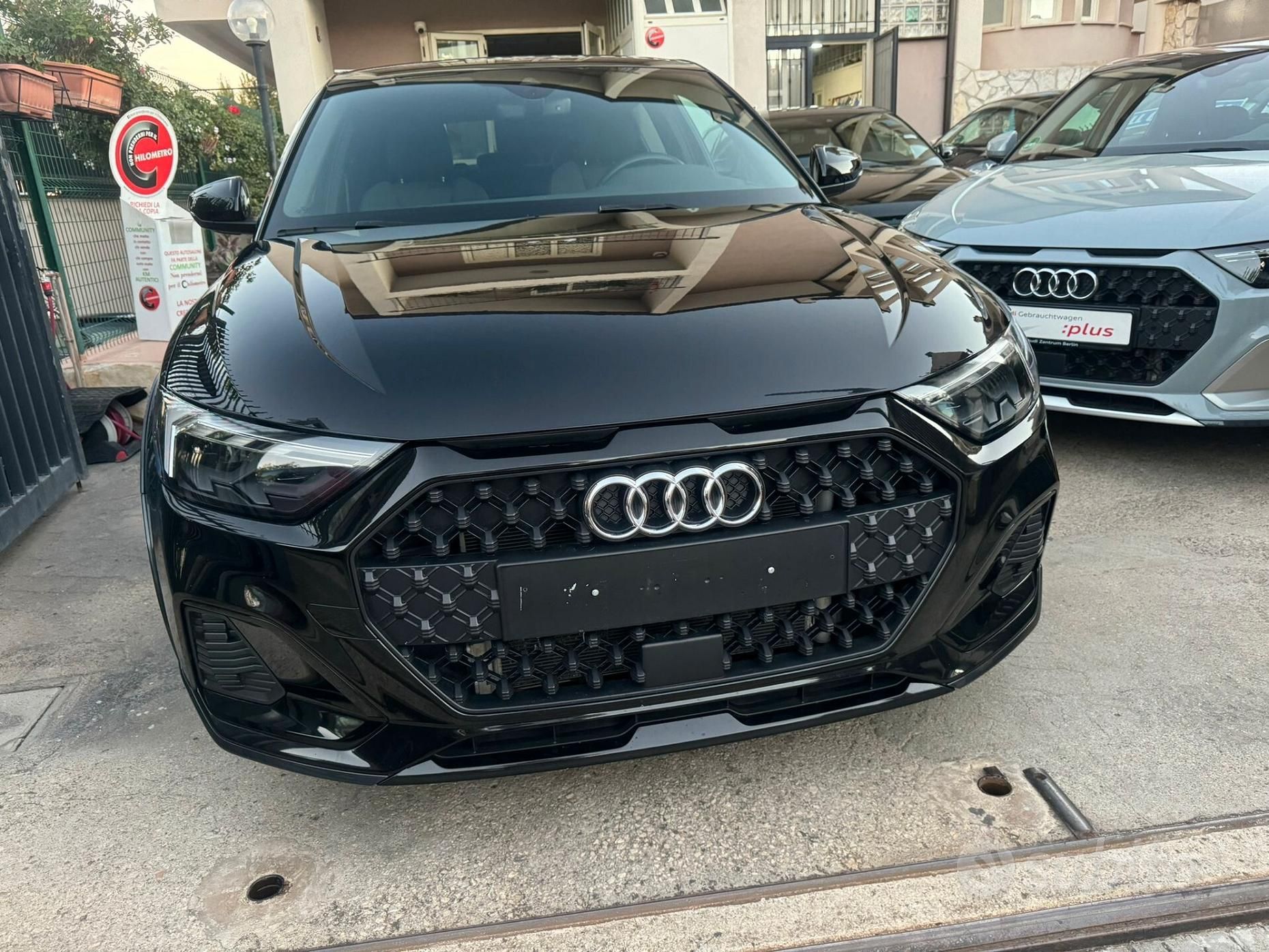 AUDI A1 ALLSTREET 30 TFSI S TRONIC IDENTITY BLACK