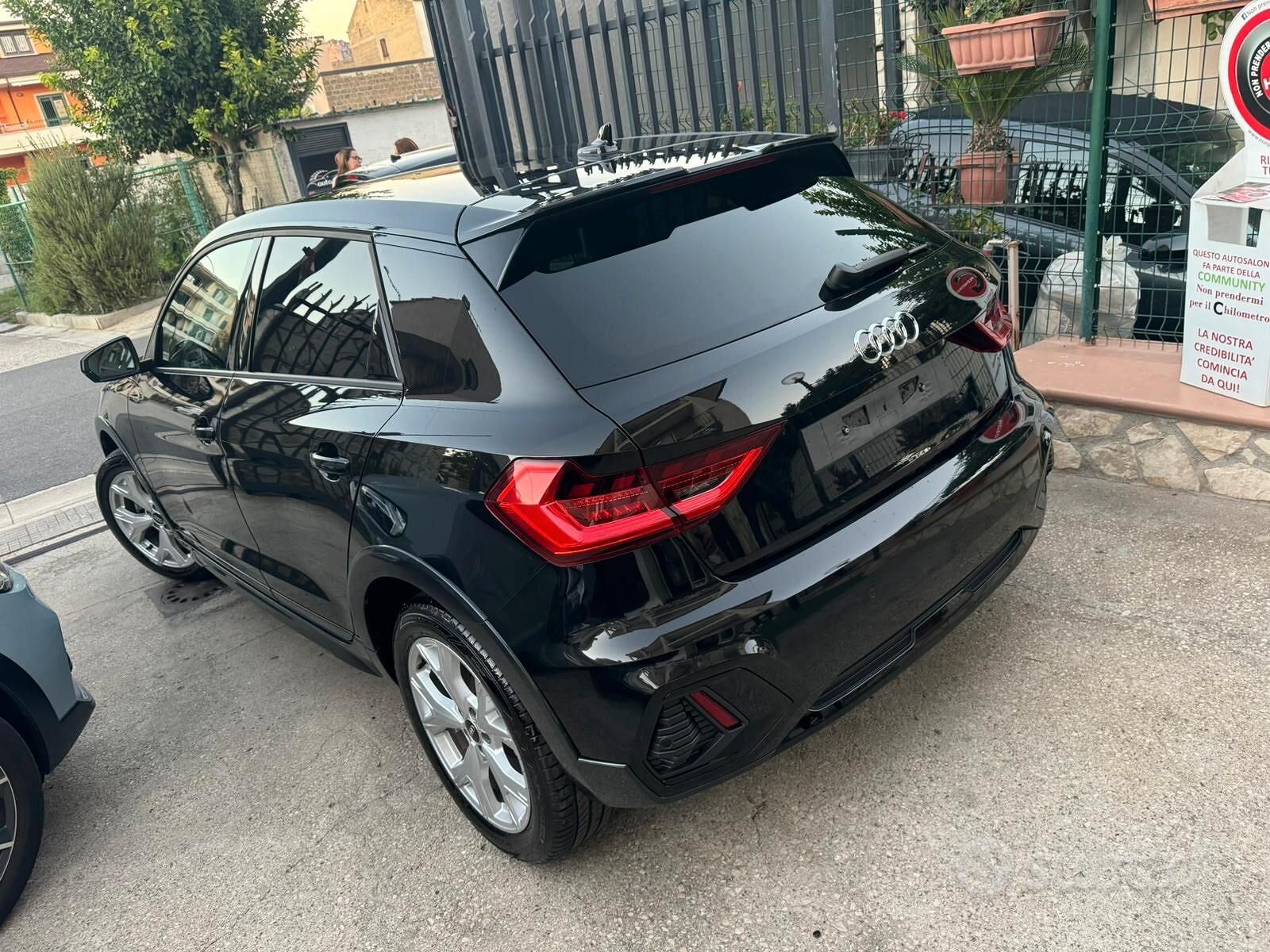 AUDI A1 ALLSTREET 30 TFSI S TRONIC IDENTITY BLACK