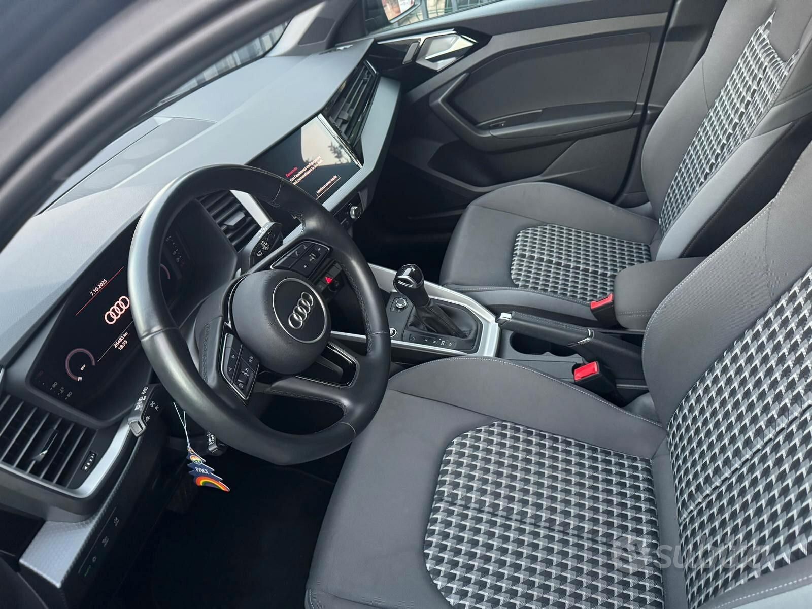 AUDI A1 ALLSTREET 30 TFSI S TRONIC IDENTITY BLACK