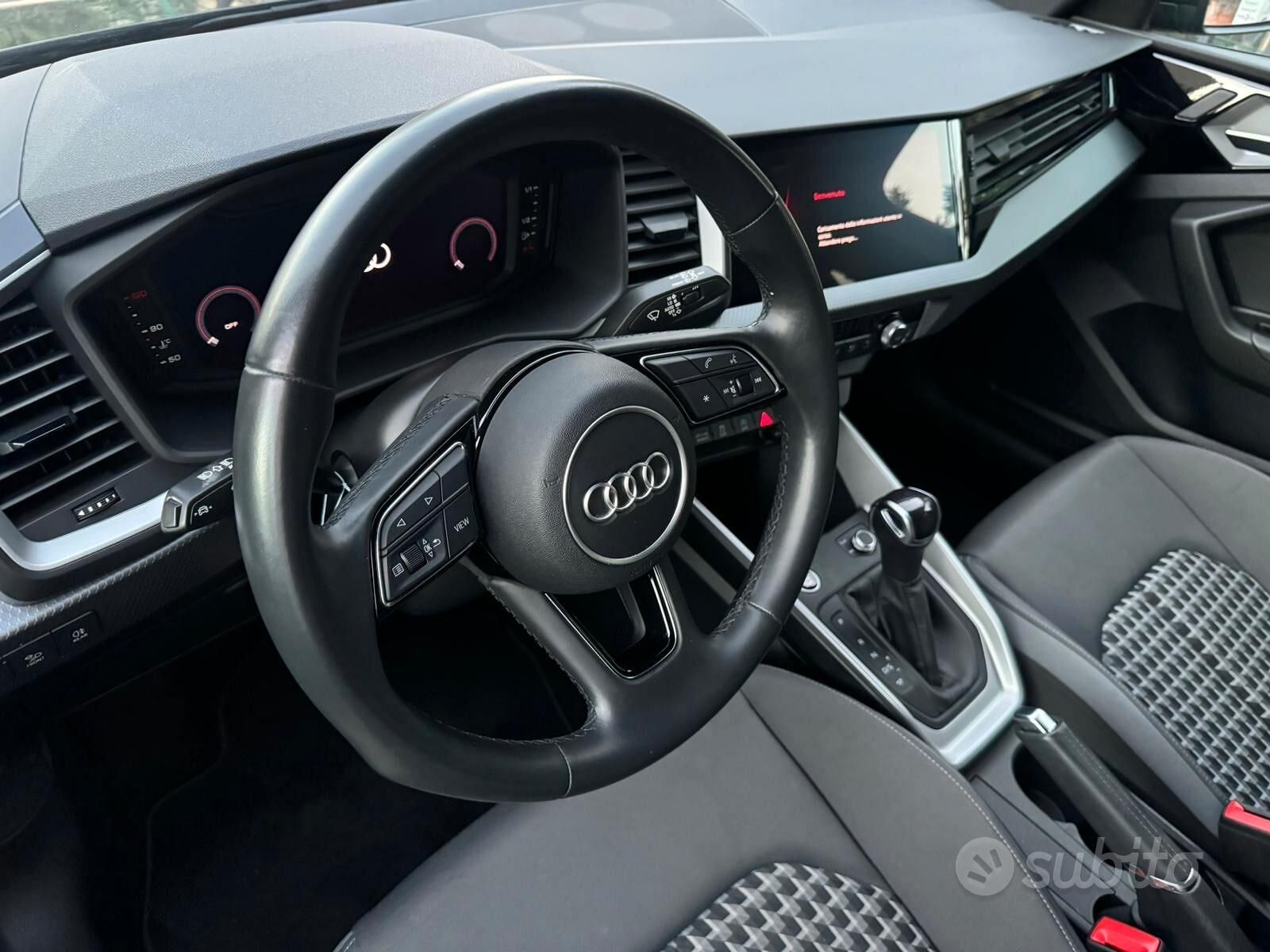 AUDI A1 ALLSTREET 30 TFSI S TRONIC IDENTITY BLACK