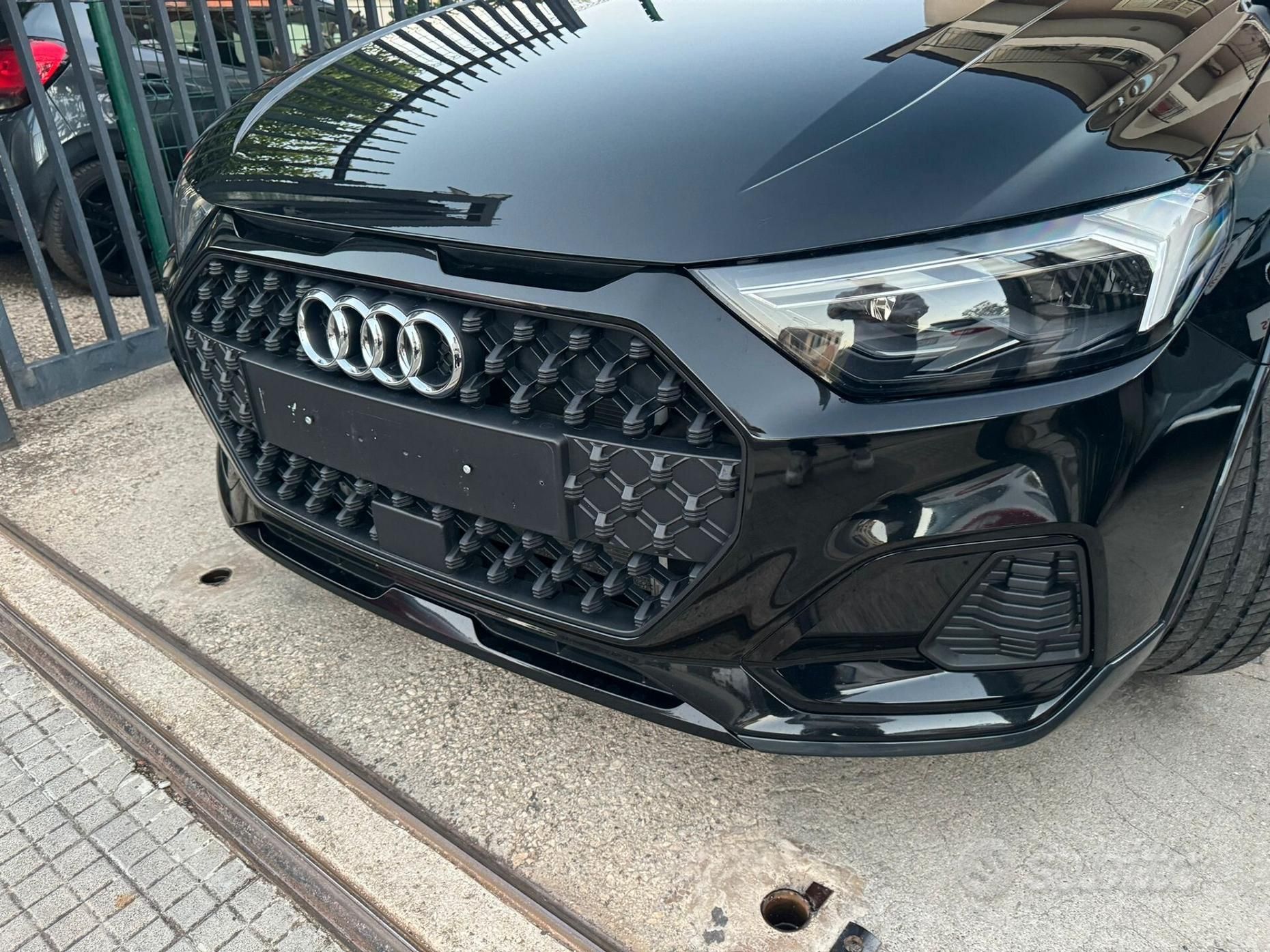 AUDI A1 ALLSTREET 30 TFSI S TRONIC IDENTITY BLACK