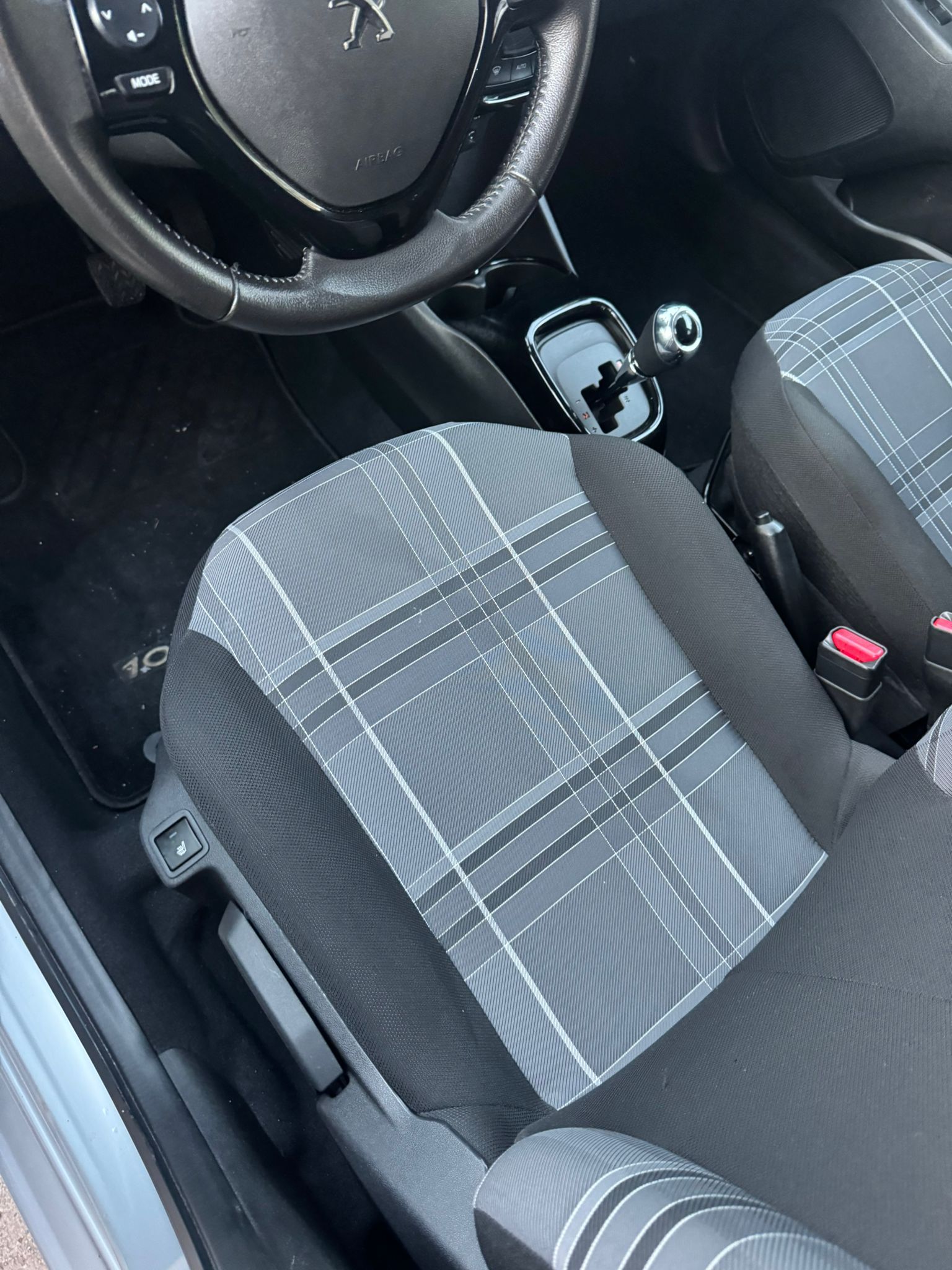 ✨ Compatta, elegante e super accessoriata: questa Peugeot 108 automatica è una vera FULL OPTIONAL introvabile 🚗💎