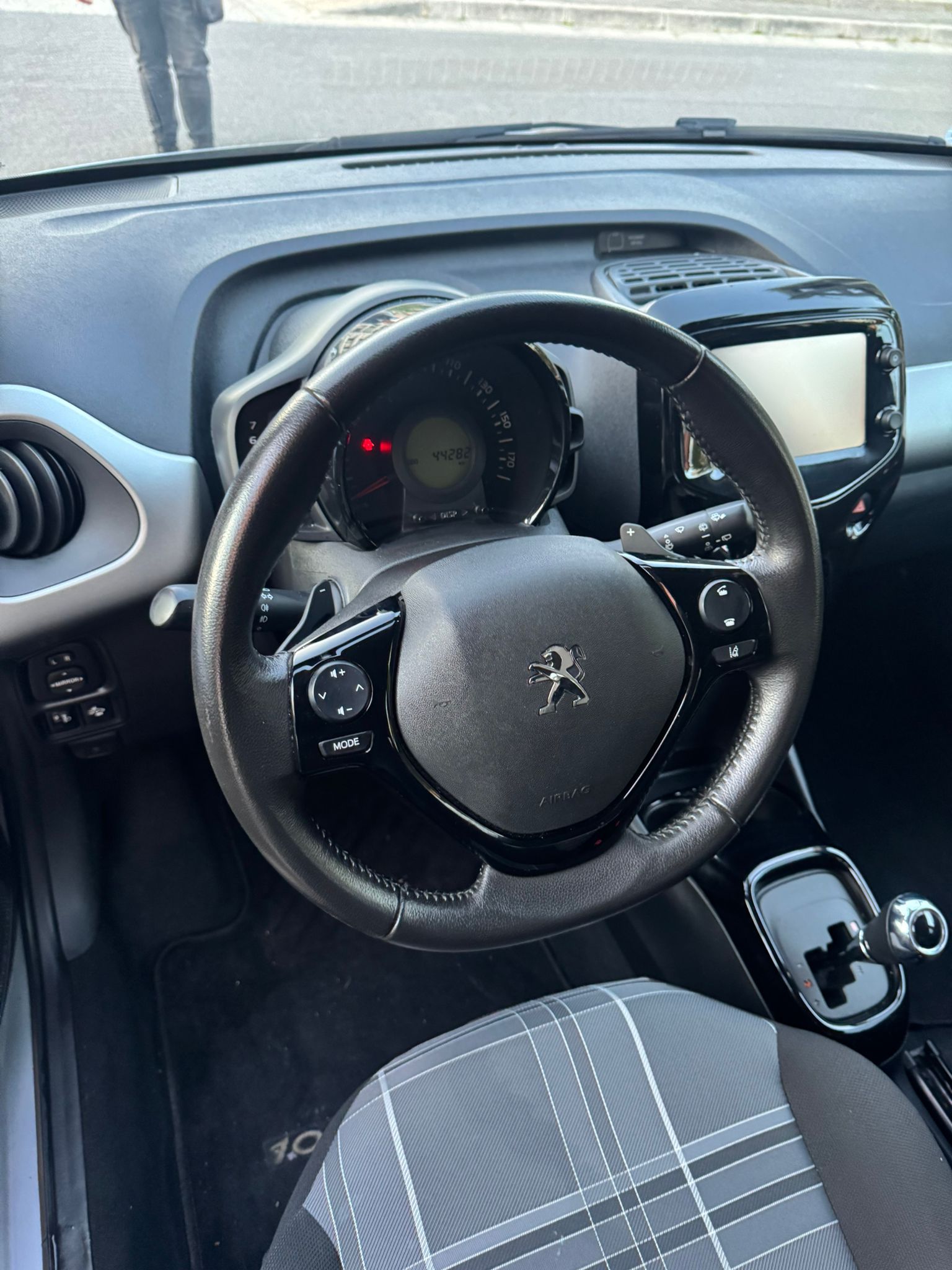 ✨ Compatta, elegante e super accessoriata: questa Peugeot 108 automatica è una vera FULL OPTIONAL introvabile 🚗💎