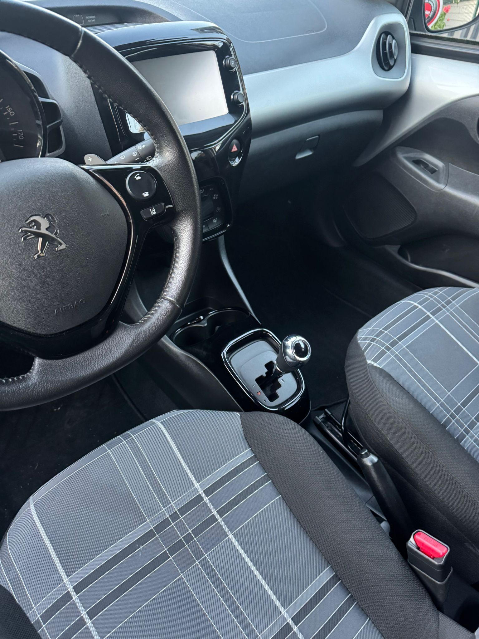 ✨ Compatta, elegante e super accessoriata: questa Peugeot 108 automatica è una vera FULL OPTIONAL introvabile 🚗💎