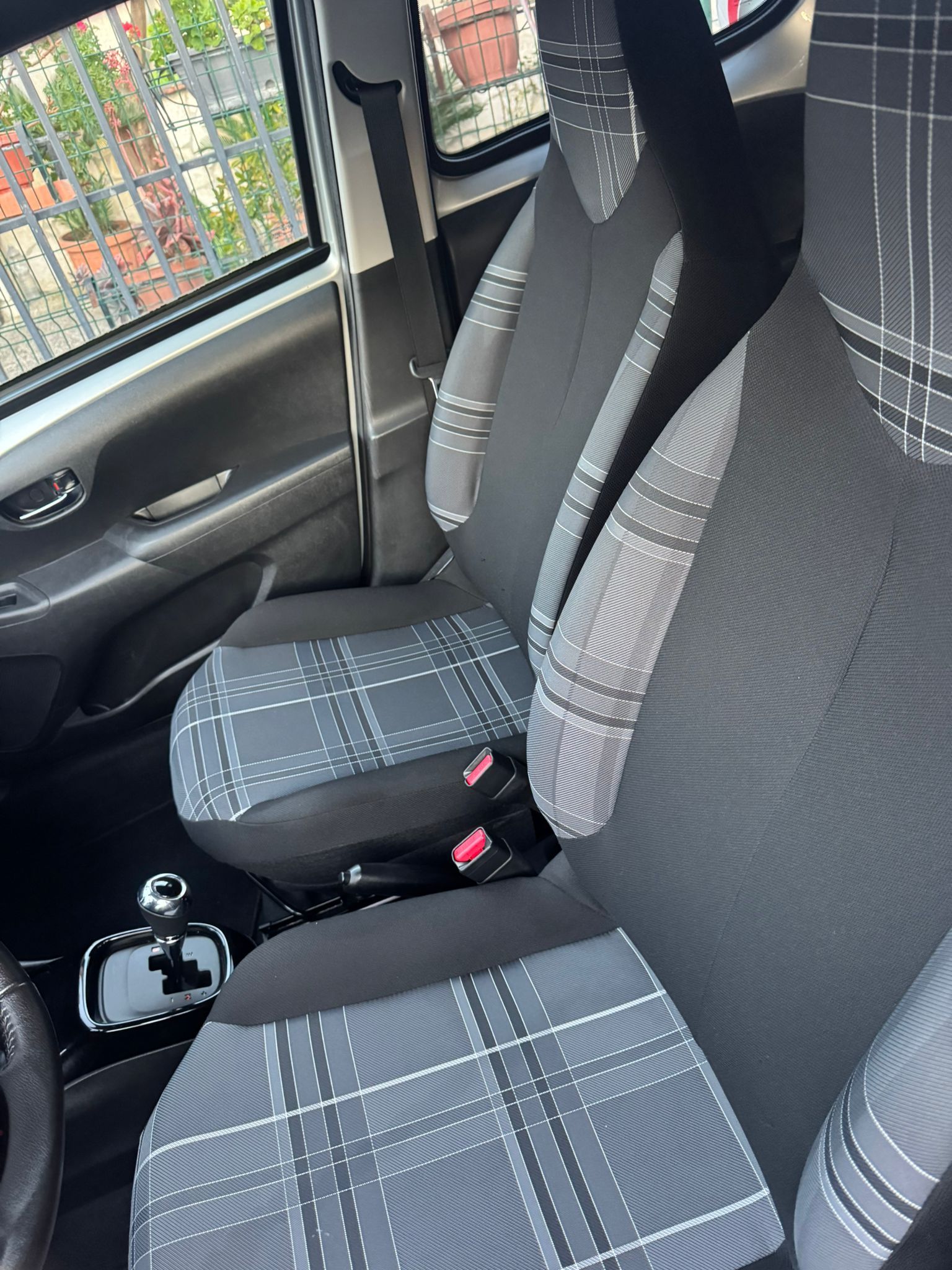✨ Compatta, elegante e super accessoriata: questa Peugeot 108 automatica è una vera FULL OPTIONAL introvabile 🚗💎