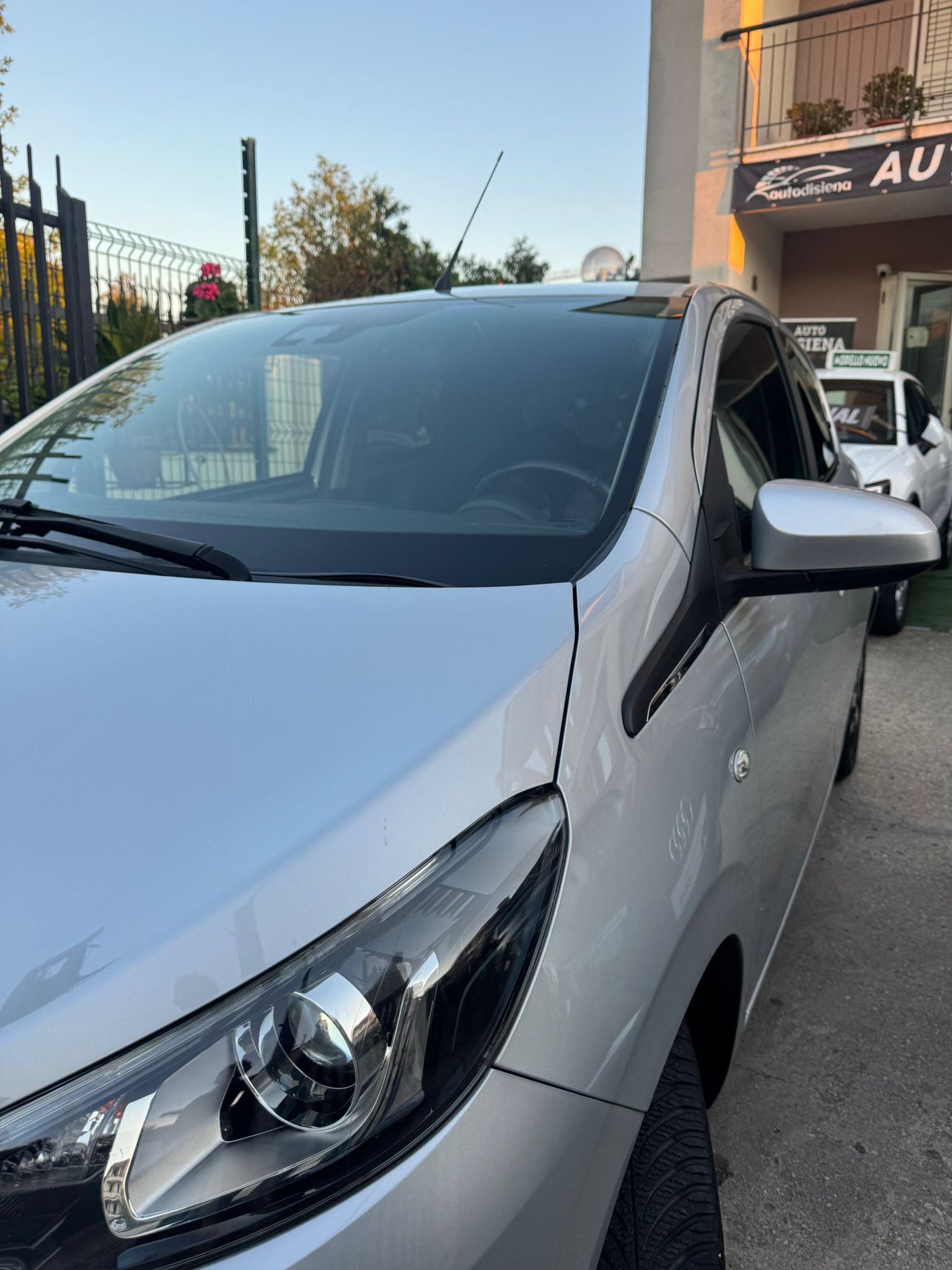 ✨ Compatta, elegante e super accessoriata: questa Peugeot 108 automatica è una vera FULL OPTIONAL introvabile 🚗💎