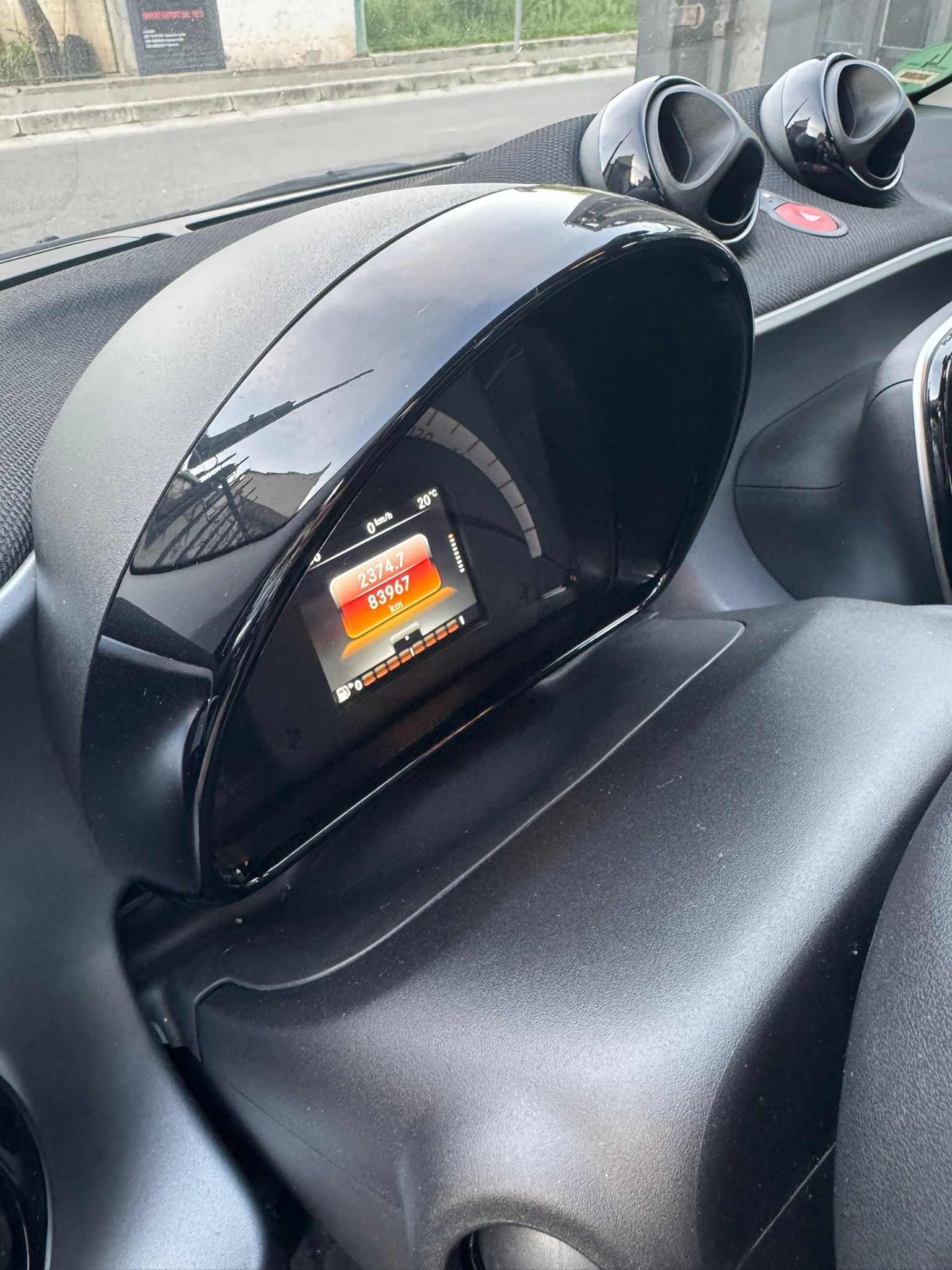 🔥 Smart ForFour Total Black – compatta fuori, completa dentro 🔥