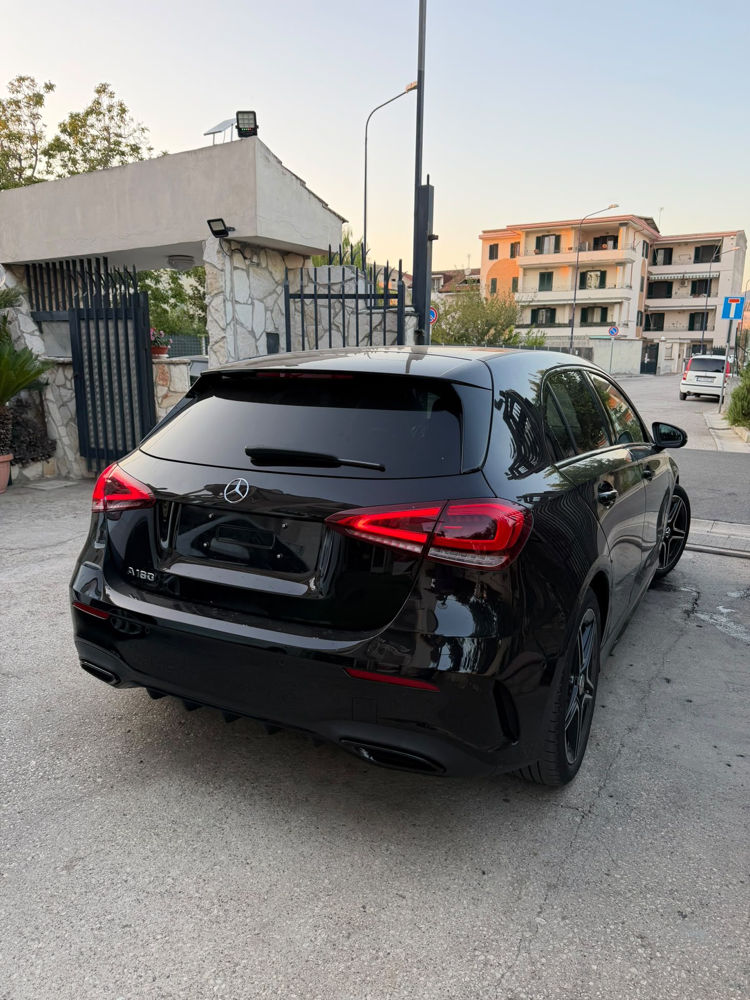 🖤🔥 MERCEDES-BENZ A180 AMG LINE EDITION 2021 – TOTAL BLACK – SOLO 41.124 KM
