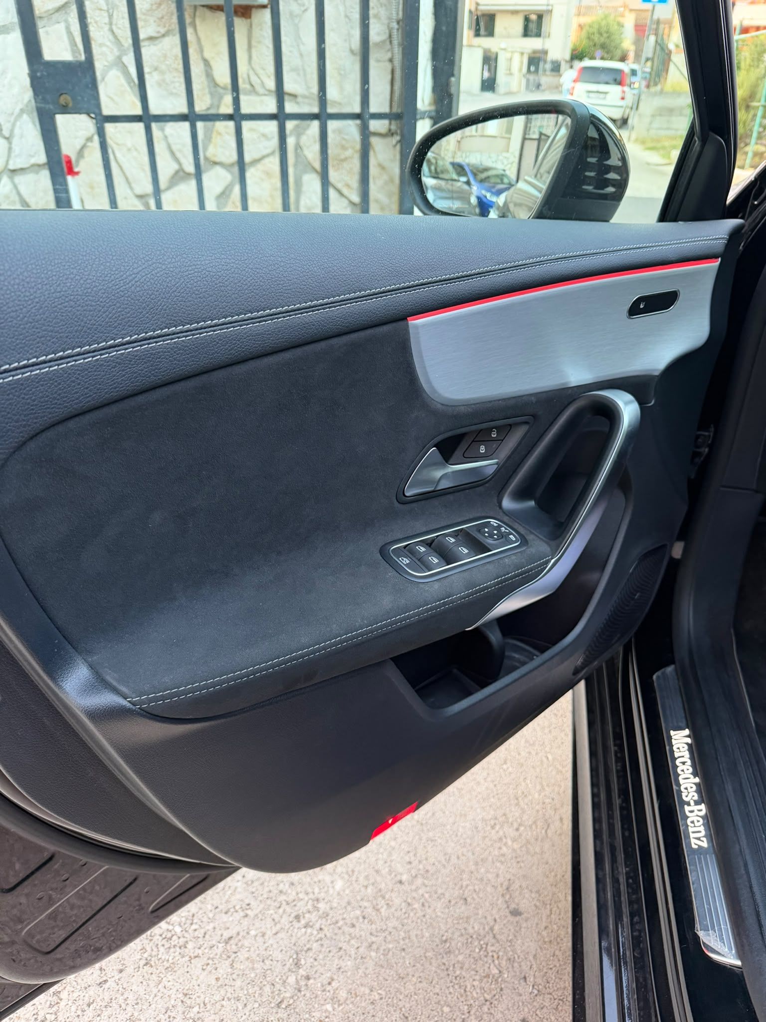 🖤🔥 MERCEDES-BENZ A180 AMG LINE EDITION 2021 – TOTAL BLACK – SOLO 41.124 KM