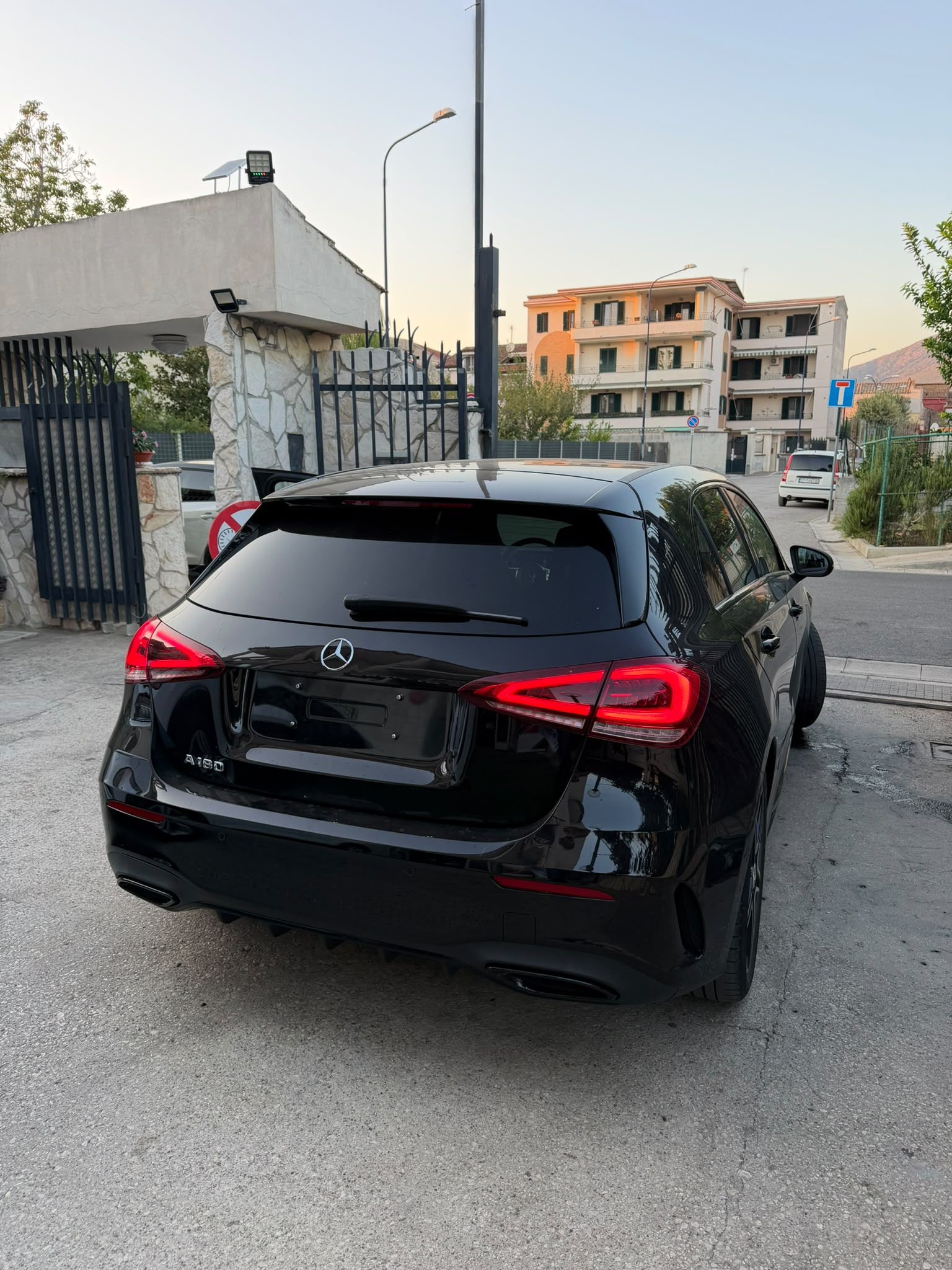 🖤🔥 MERCEDES-BENZ A180 AMG LINE EDITION 2021 – TOTAL BLACK – SOLO 41.124 KM
