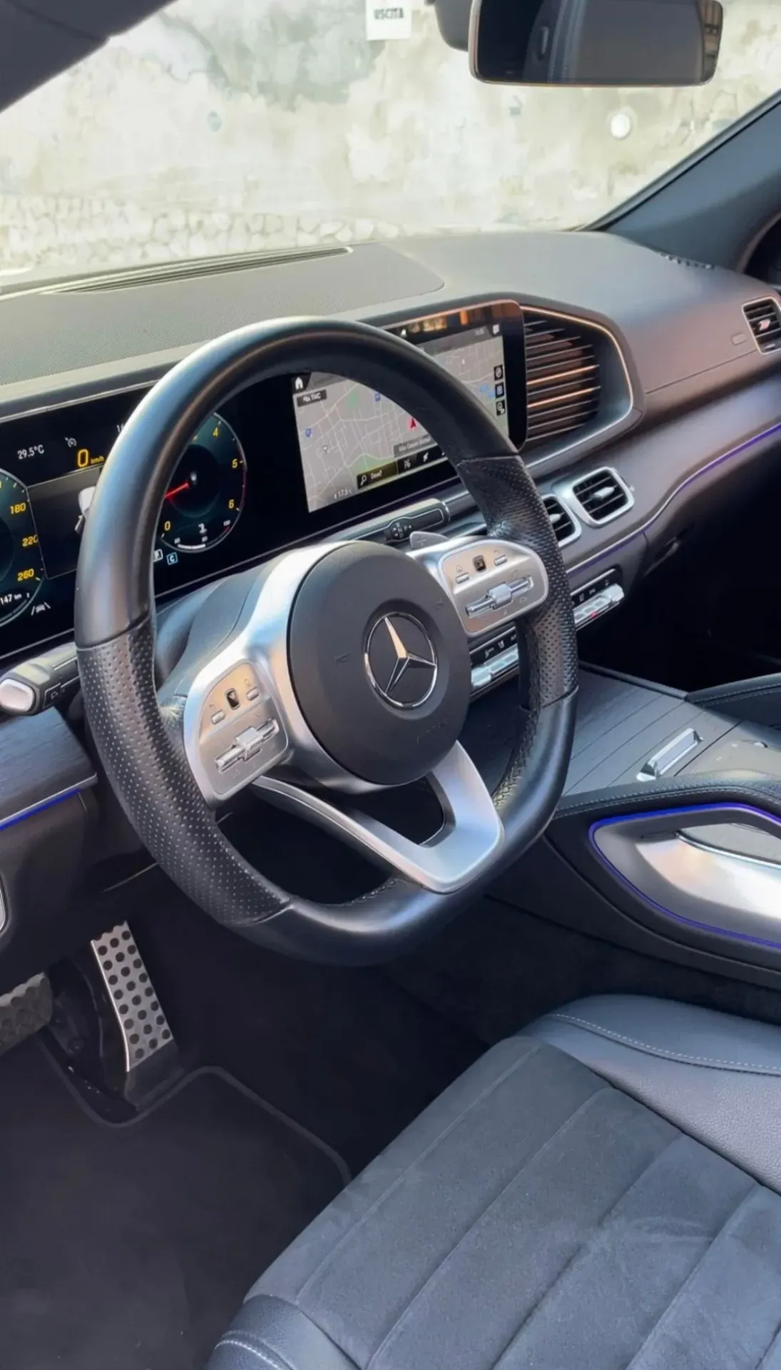 Image with no alt text