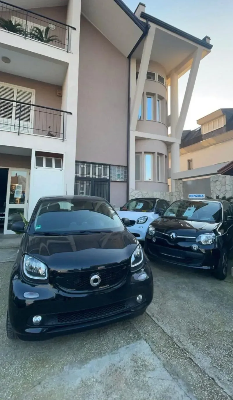 Image with no alt text