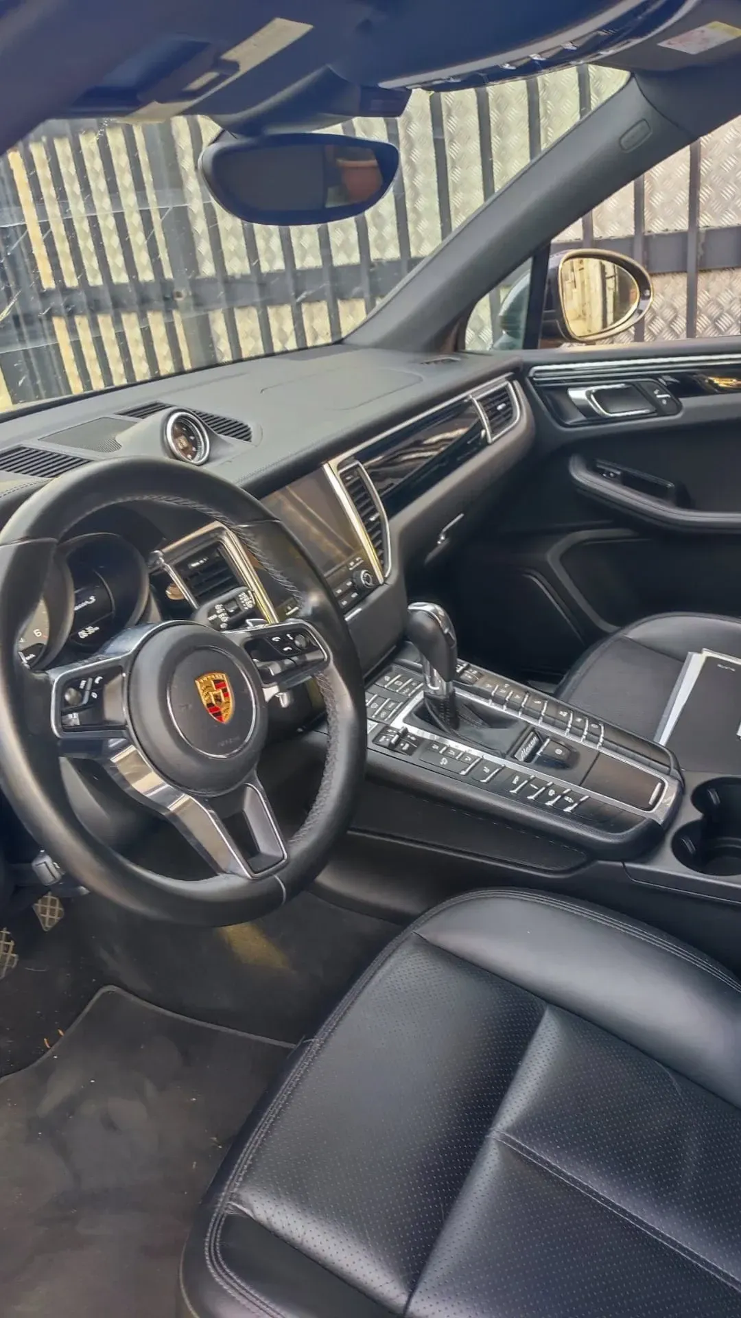 Image with no alt text