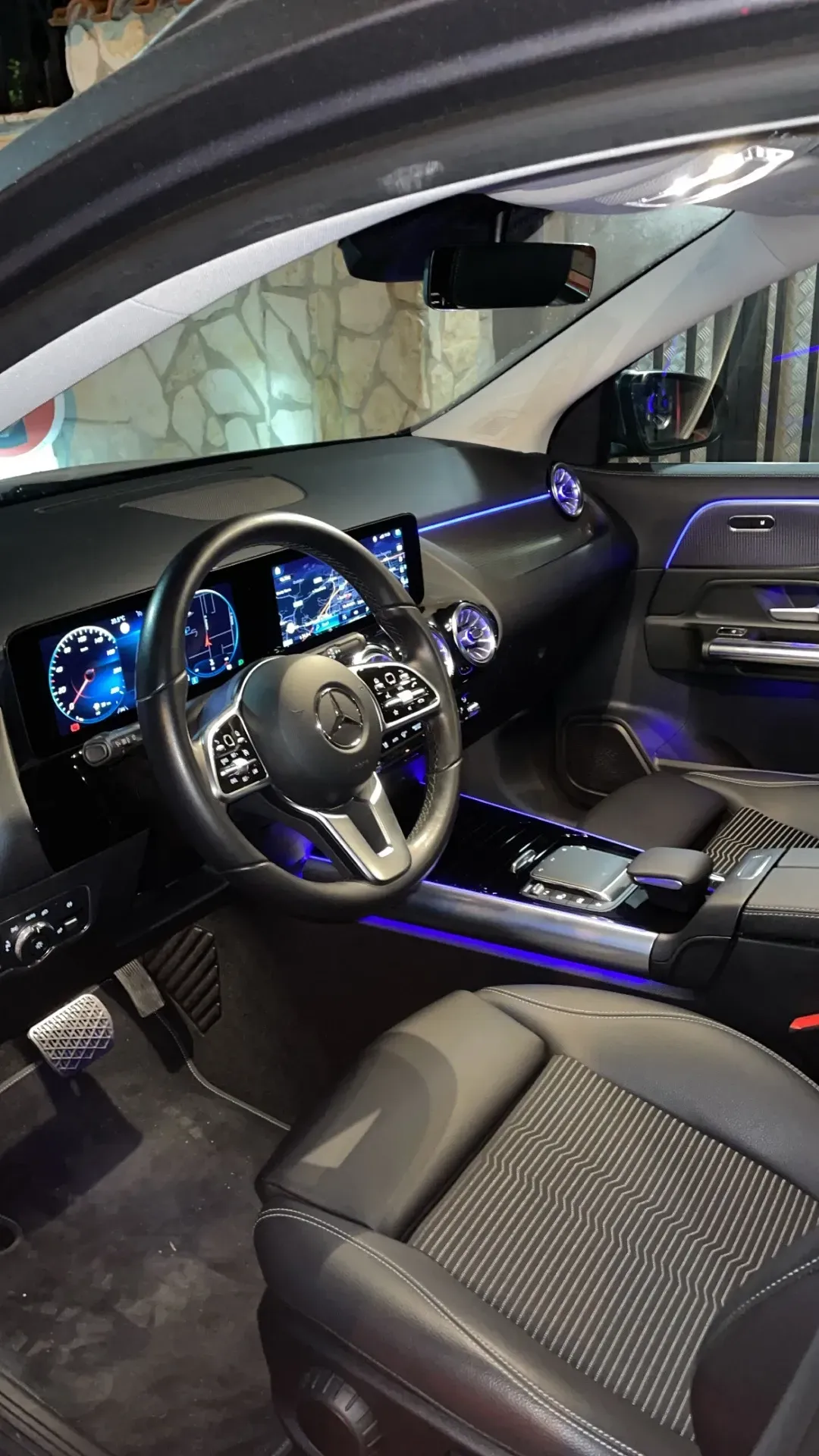 Image with no alt text