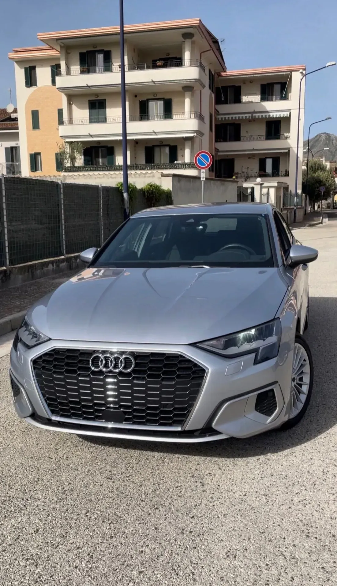 Image with no alt text