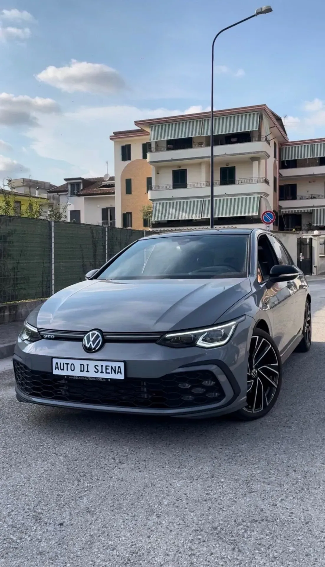 Image with no alt text